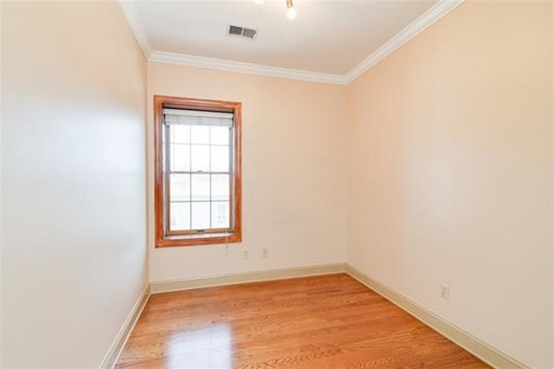 21 St Pauls Ave Unit# 4