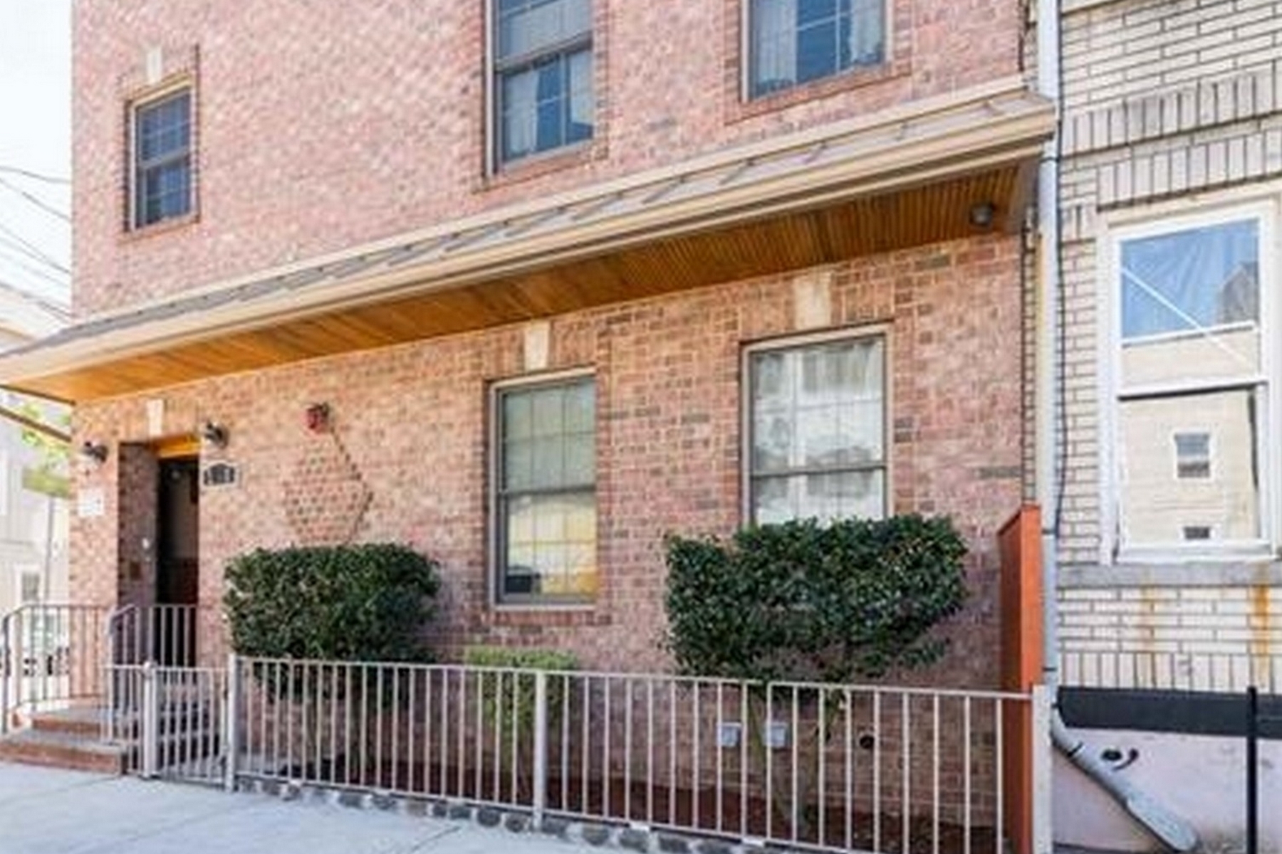 21 St Pauls Ave Unit# 4