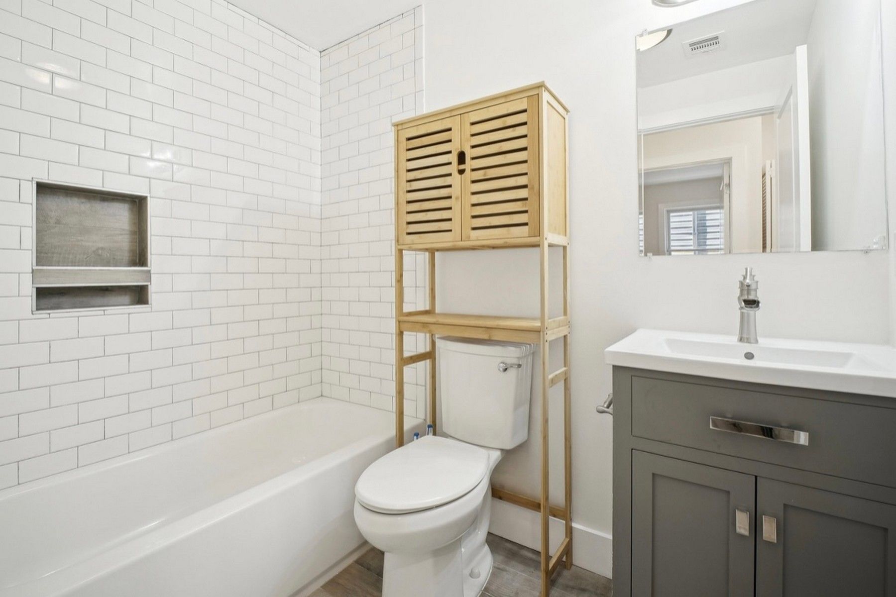 107 Laidlaw Ave Unit# 2