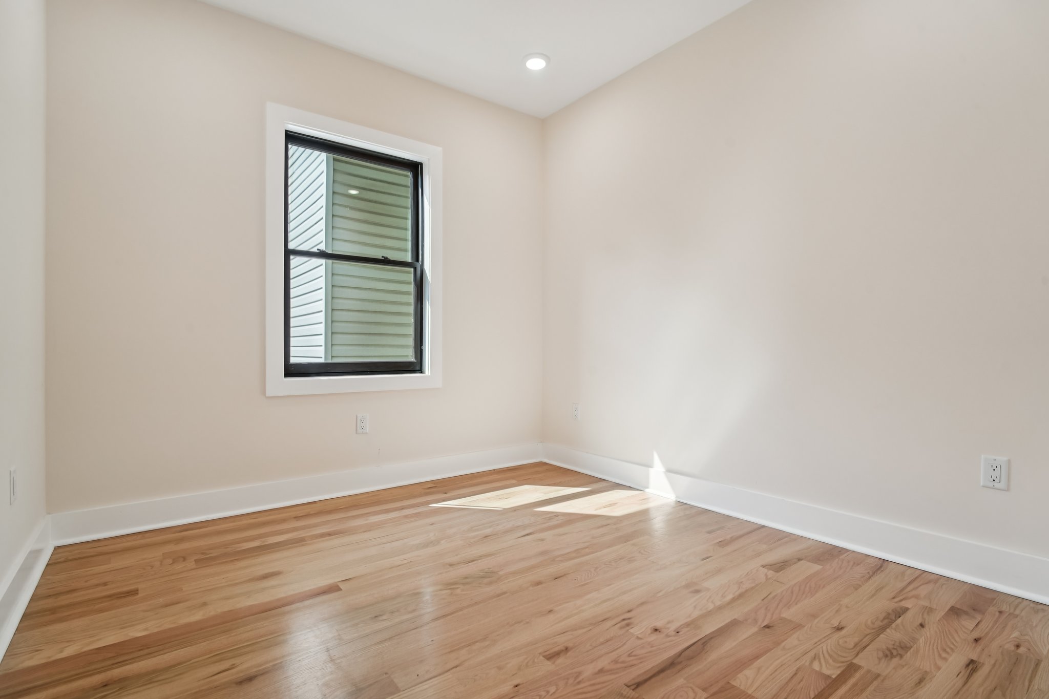 247 Harrison Ave Unit# 2