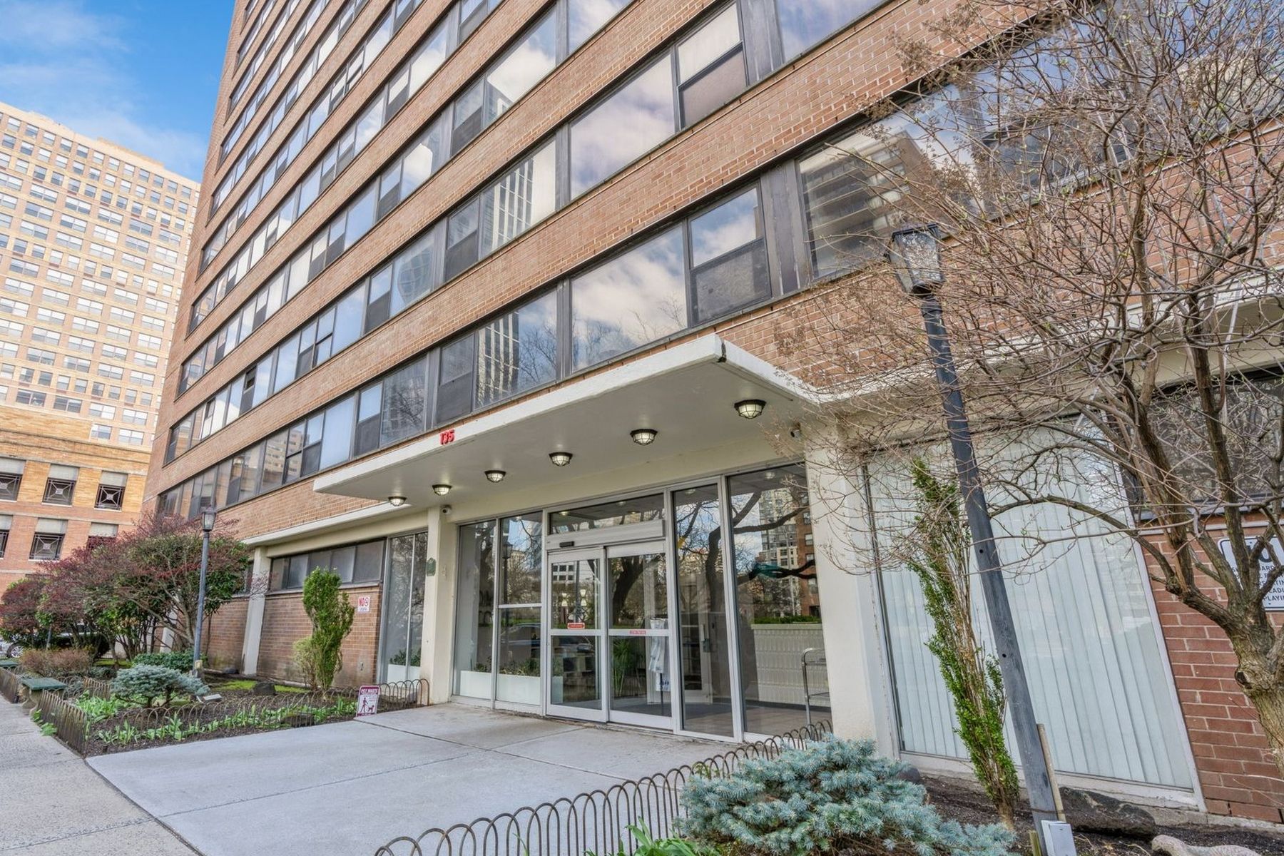 135 Montgomery St Unit# A-19