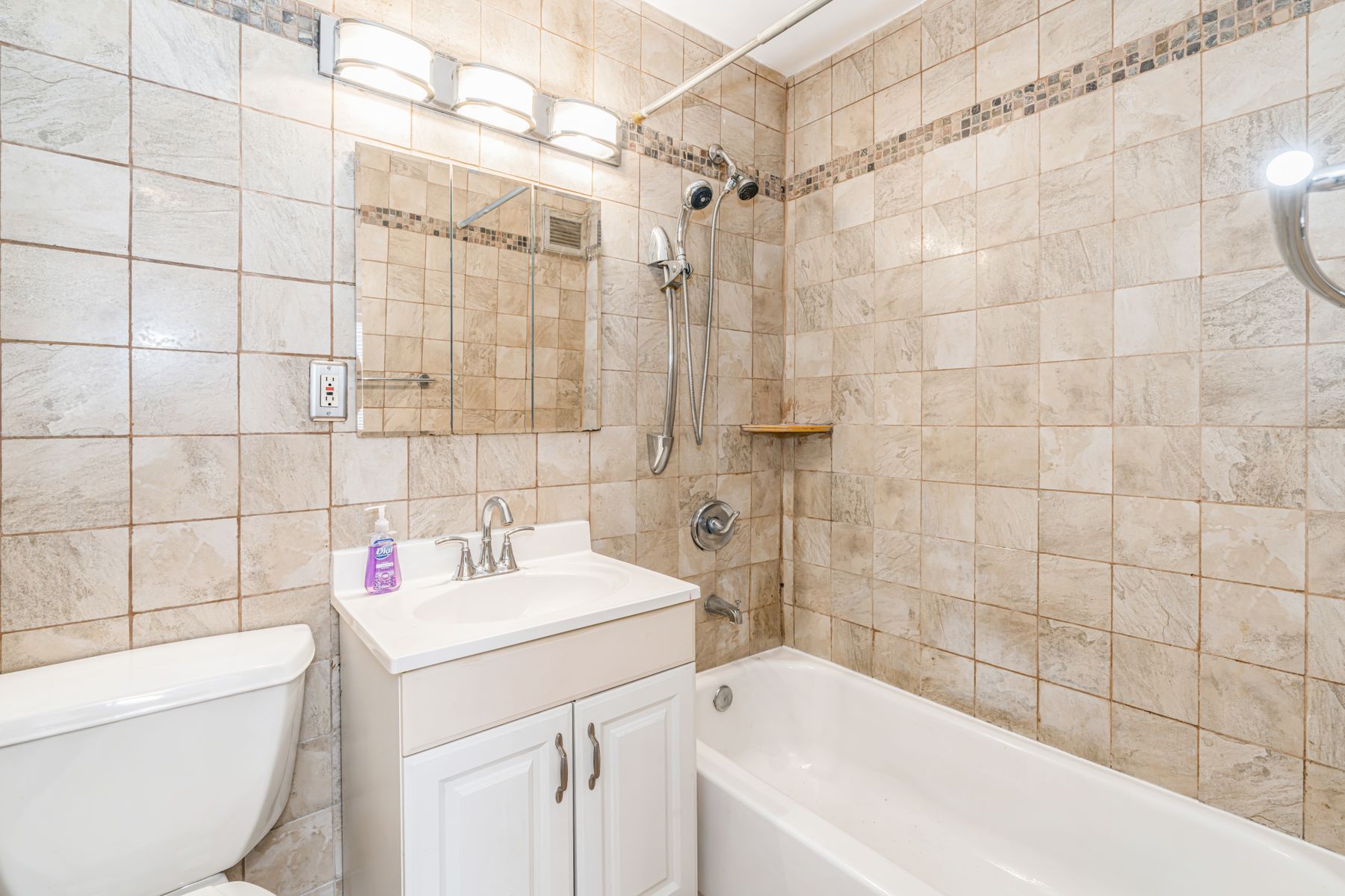 135 Montgomery St Unit# A-19