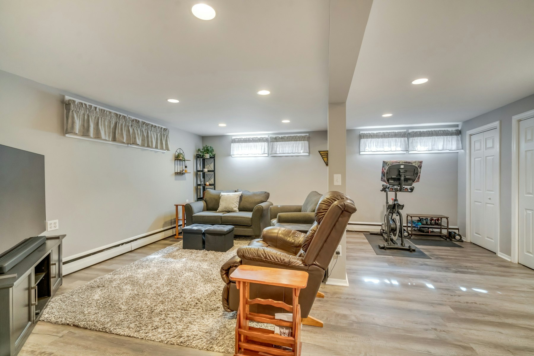 196 High Crest Drive 