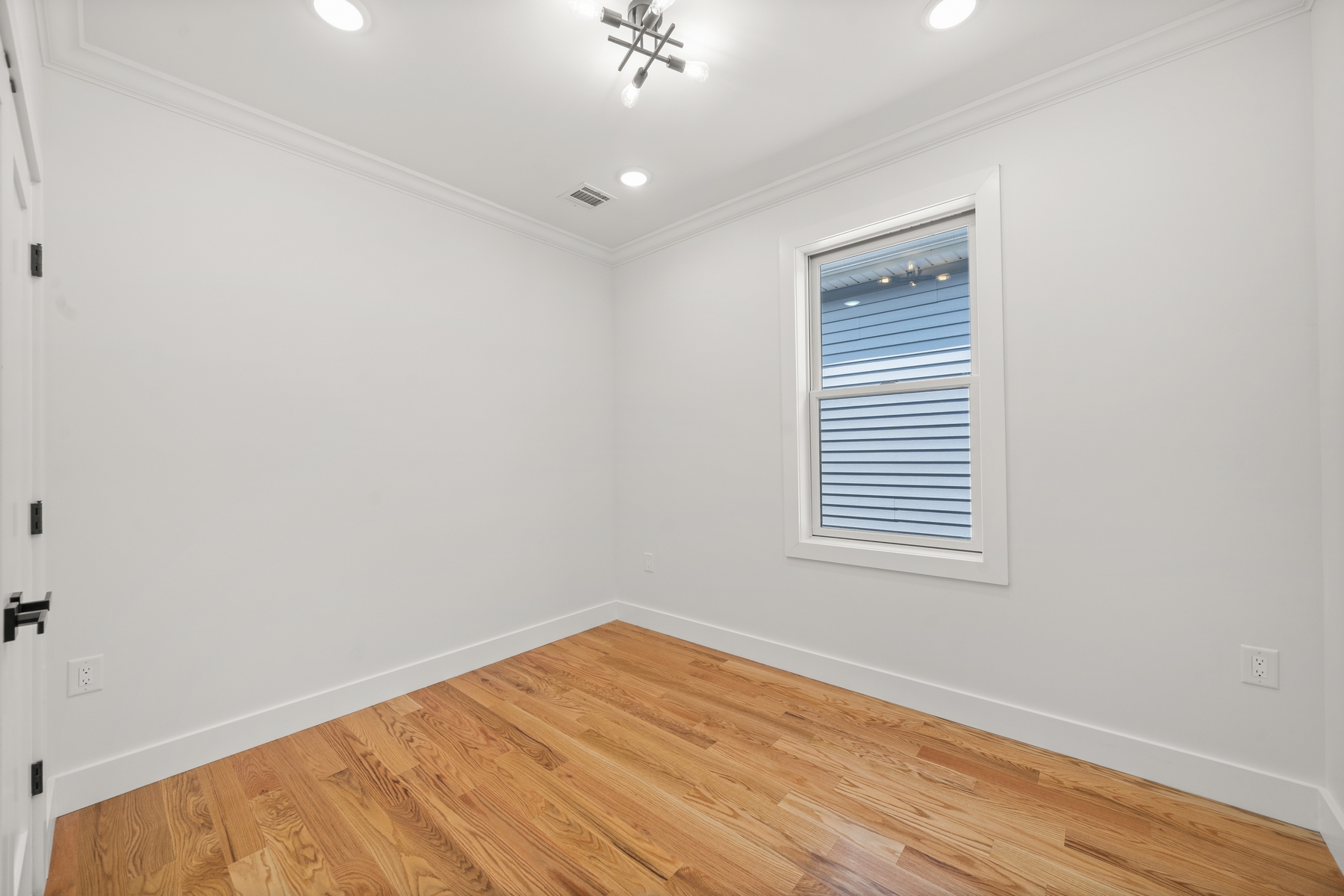 457-459 Mallory Ave Unit# 2