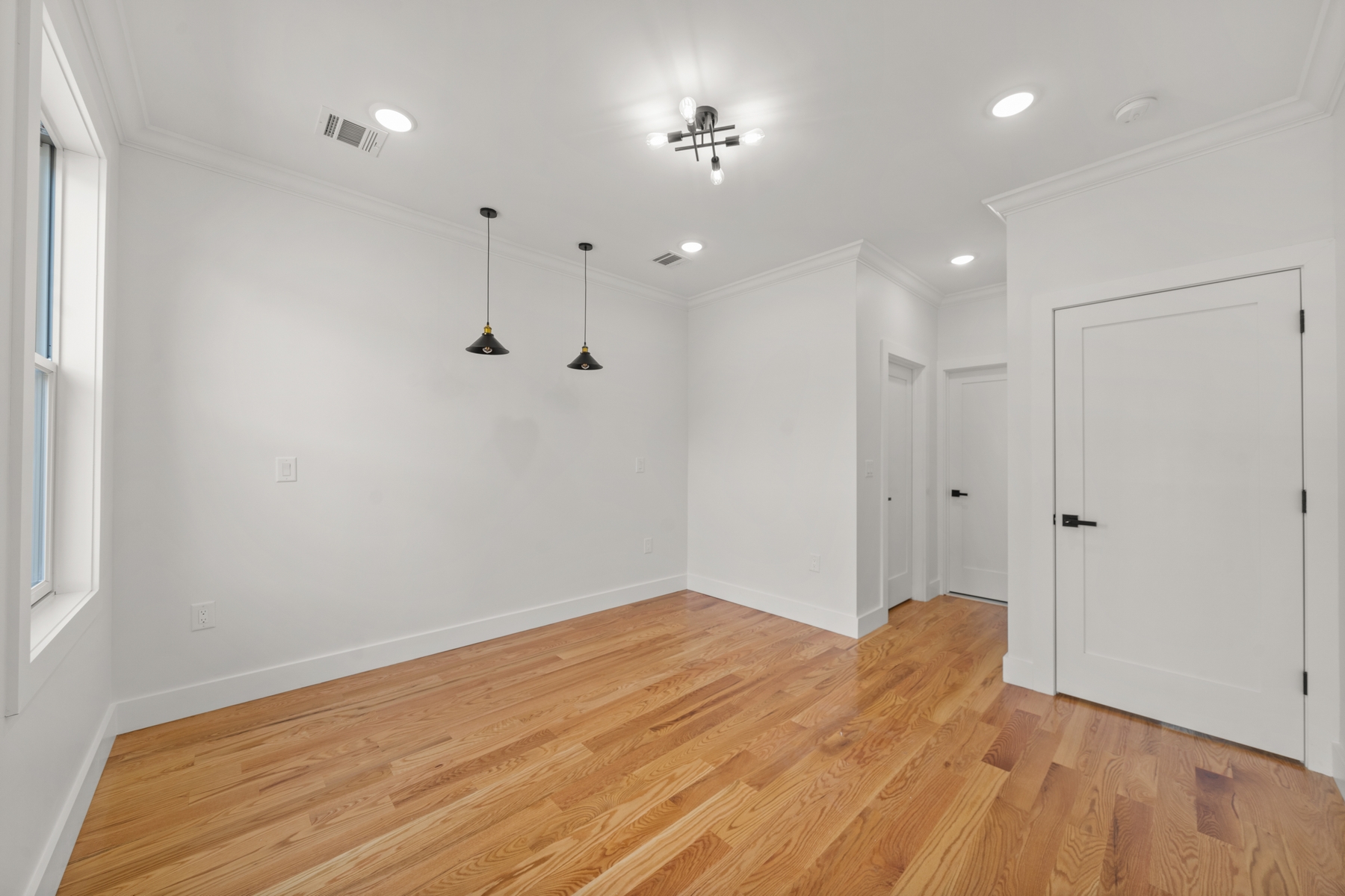 457-459 Mallory Ave Unit# 2