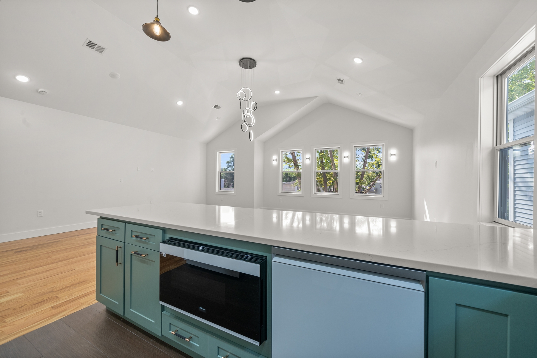 457-459 Mallory Ave Unit# 2