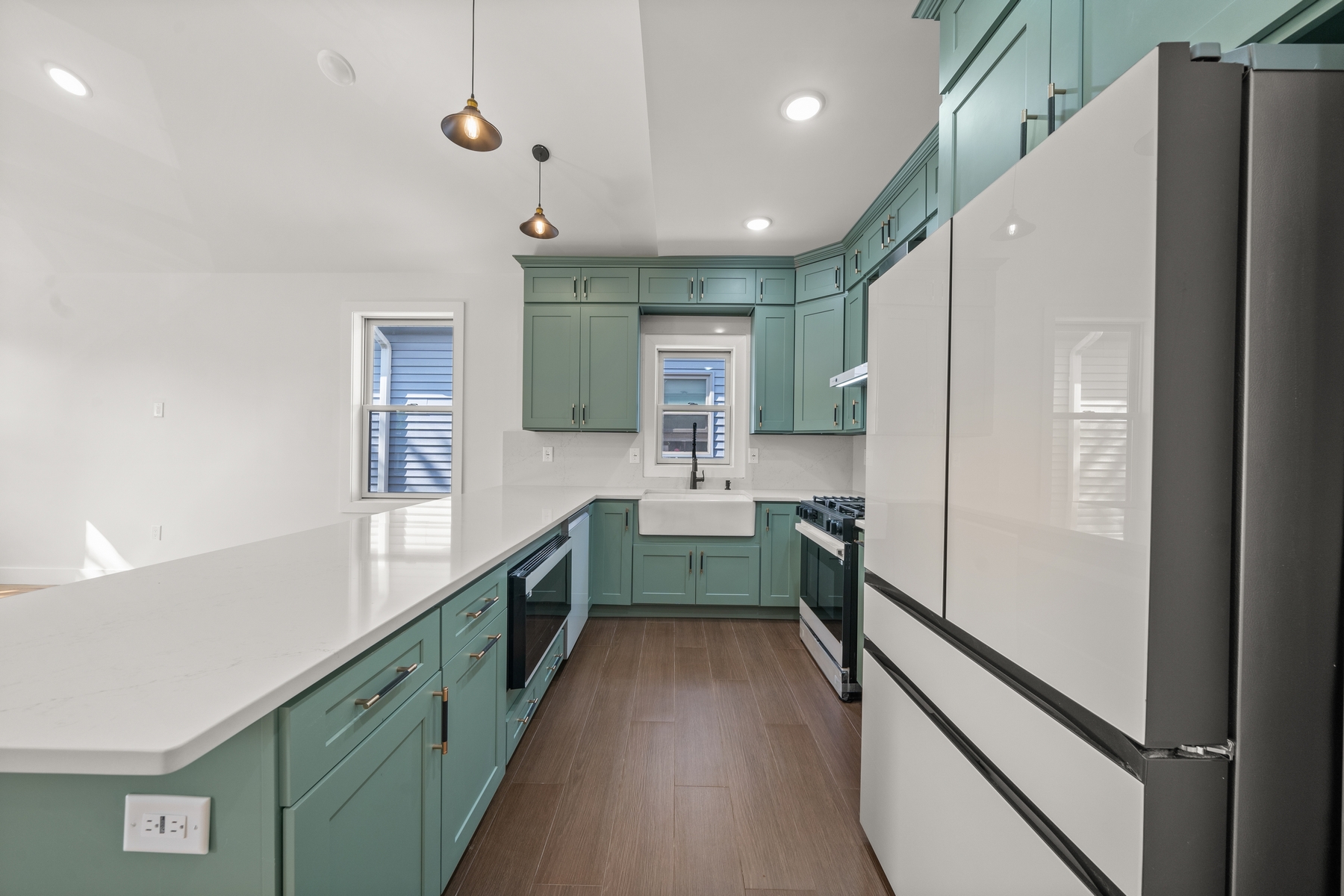 457-459 Mallory Ave Unit# 2