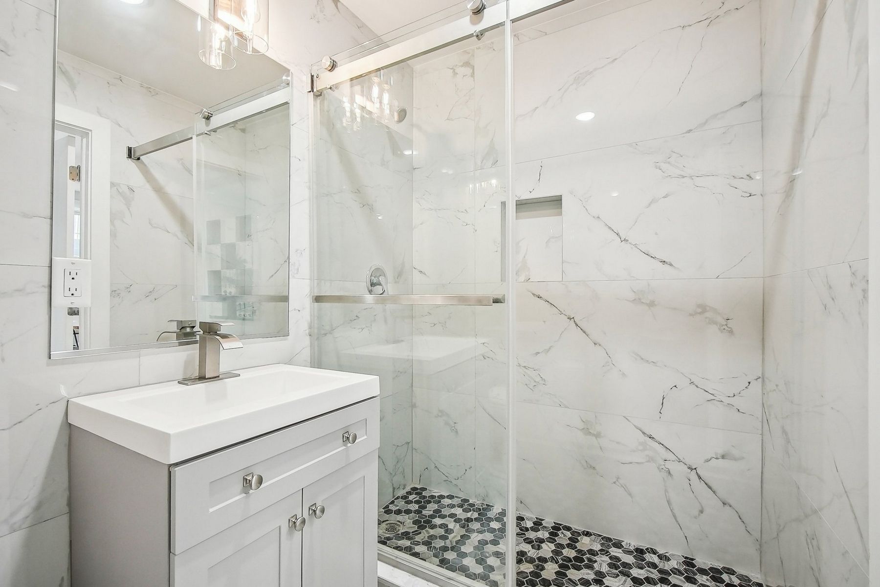 98 Van Horne St Unit# 1