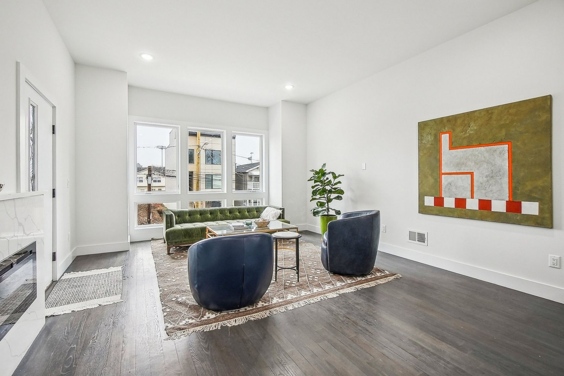 98 Van Horne St Unit# 1