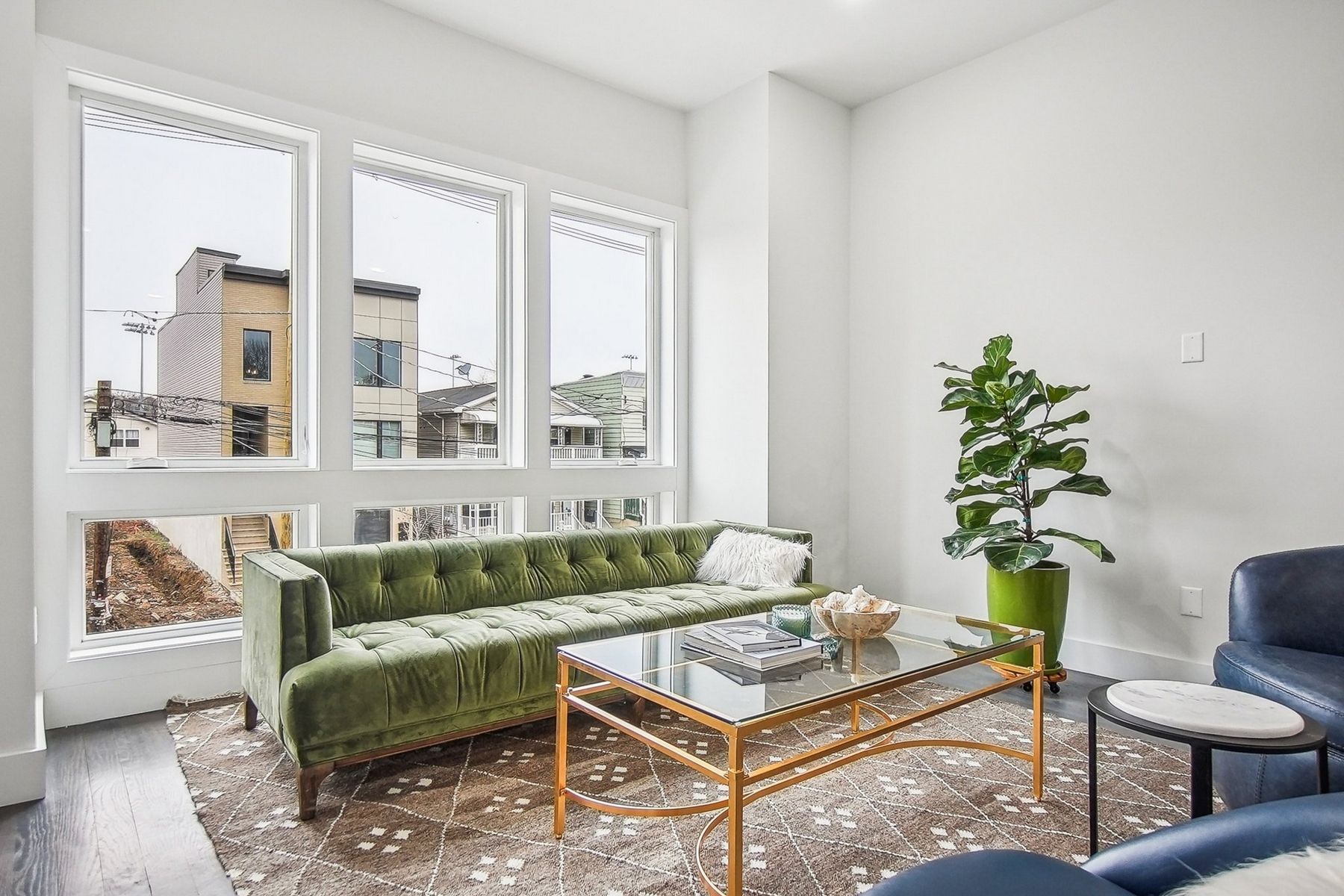 98 Van Horne St Unit# 1