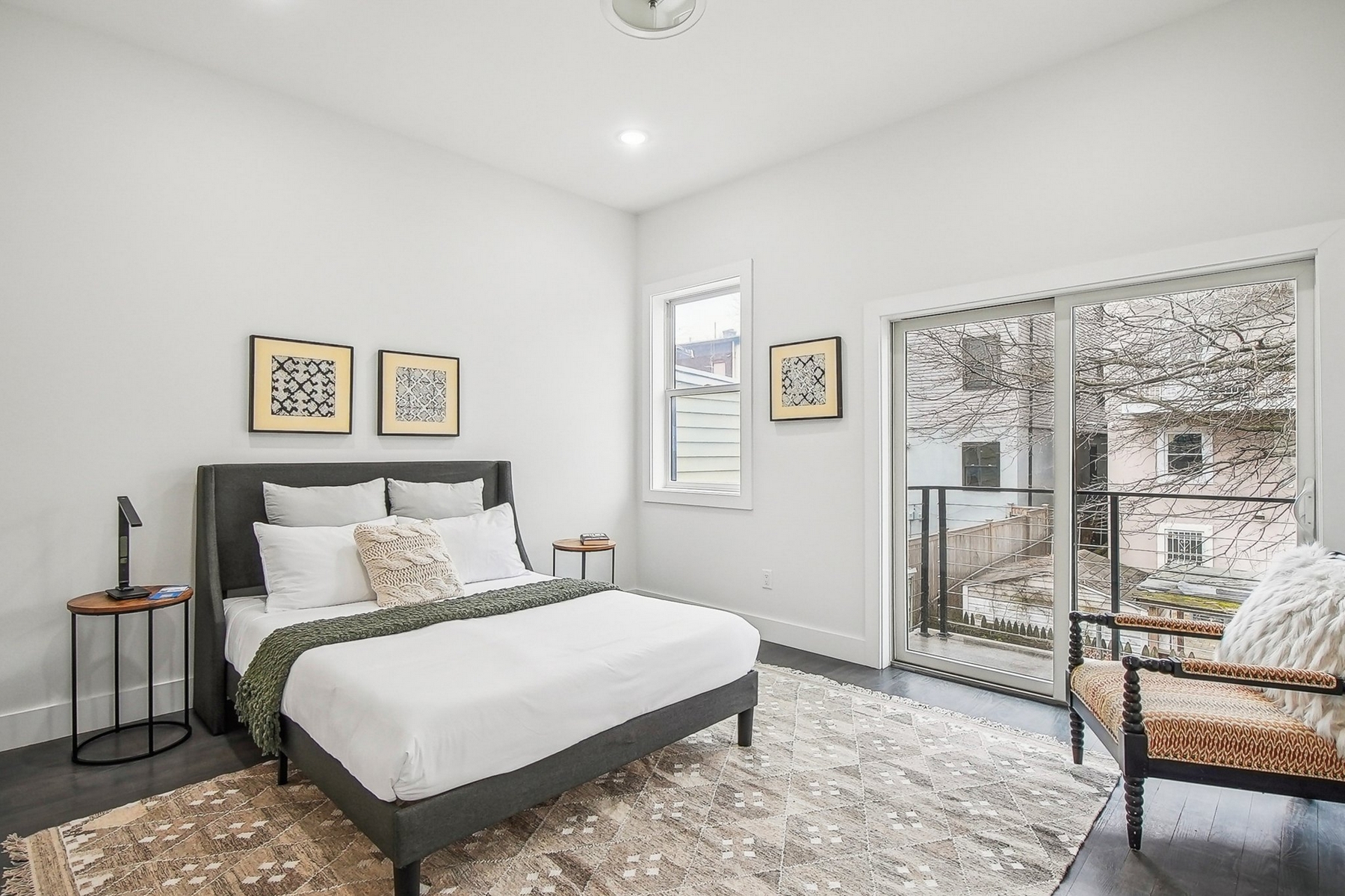 98 Van Horne St Unit# 1