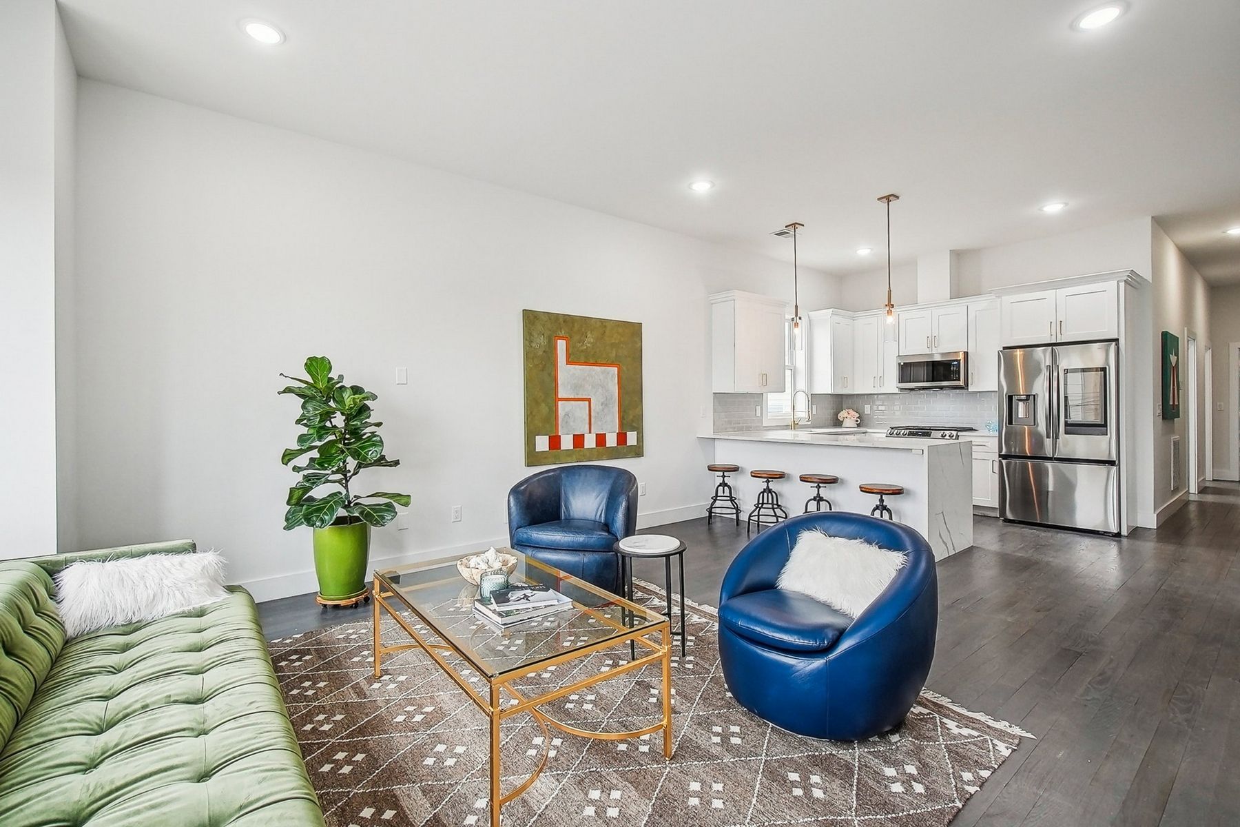 98 Van Horne St Unit# 1