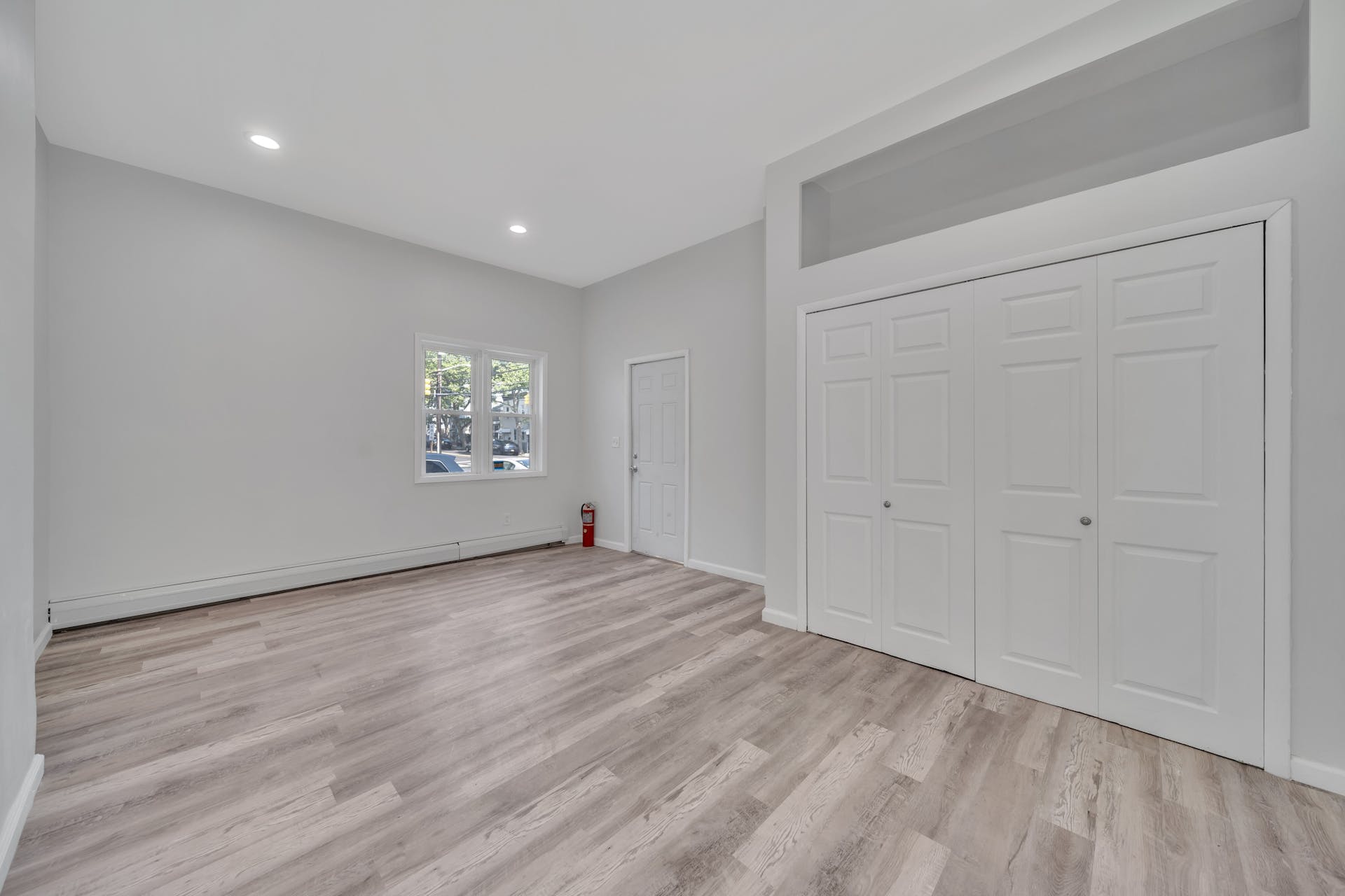 322 Webster Ave Unit# 1FL