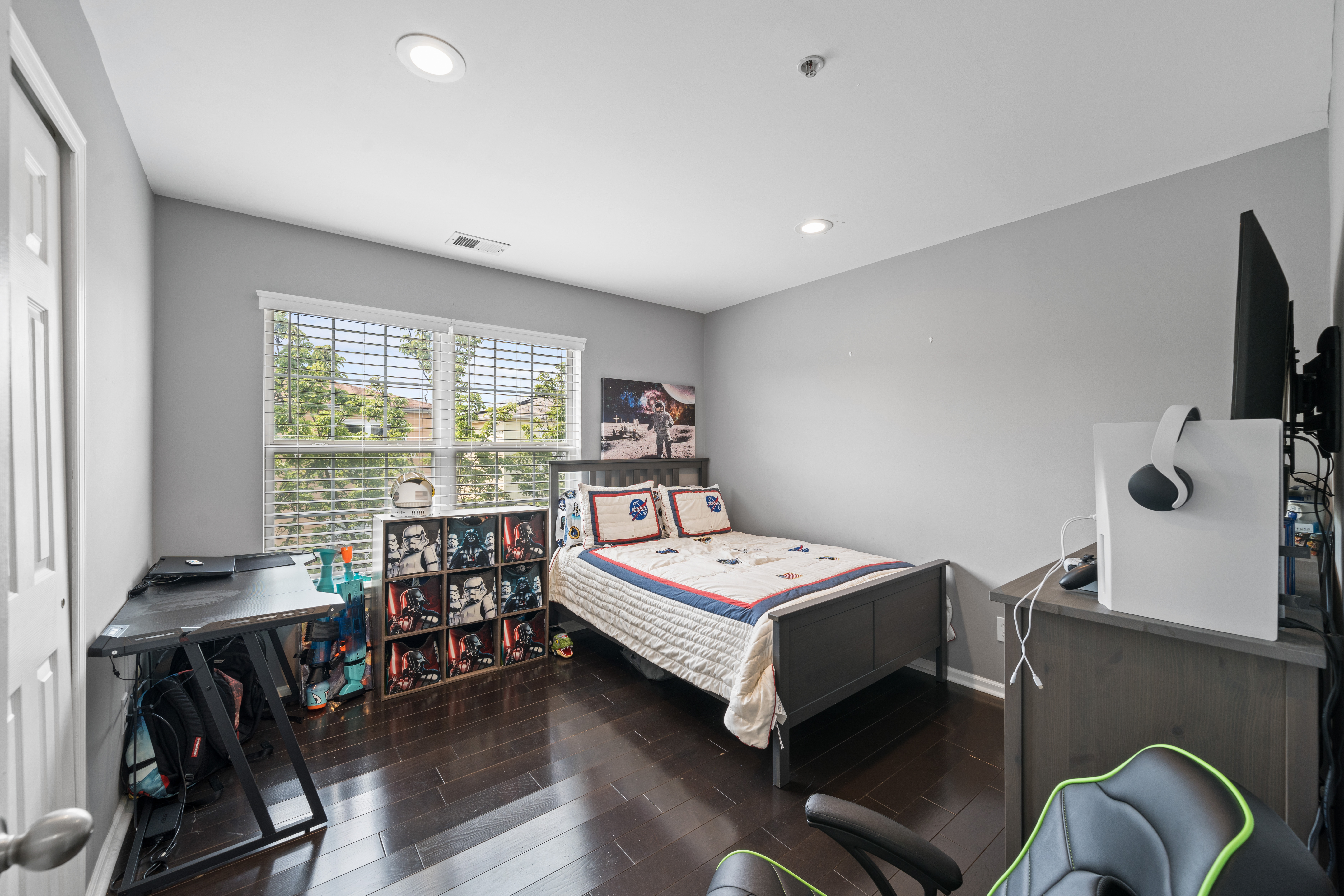 32 Marina Dr 