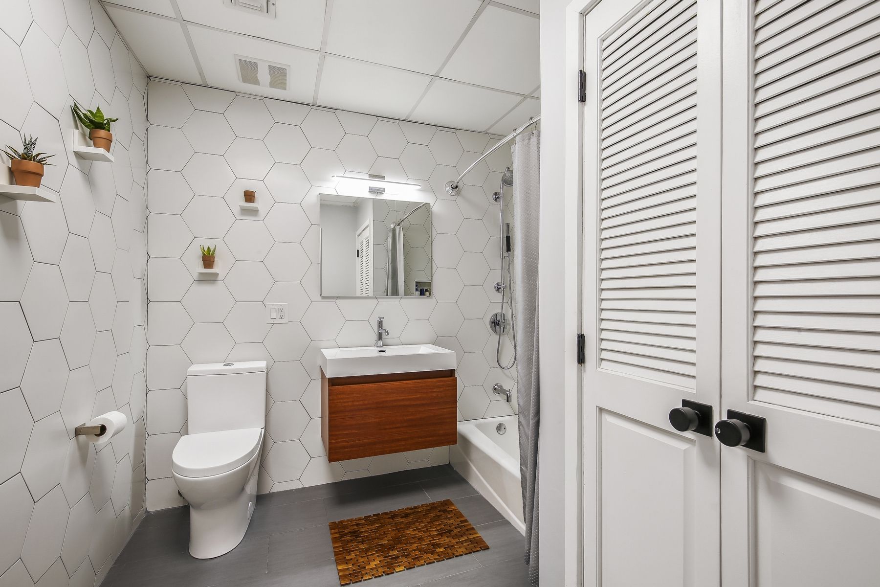 300 Communipaw Ave Unit# 118