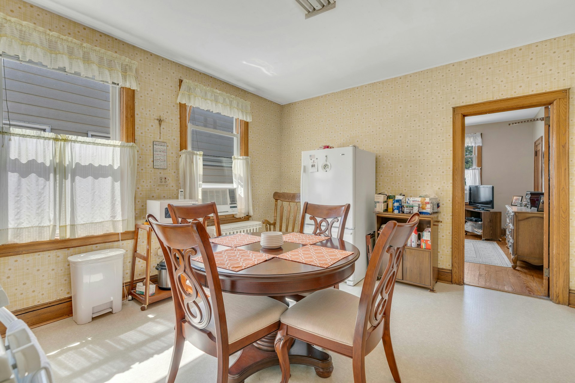 73 Newman Ave 