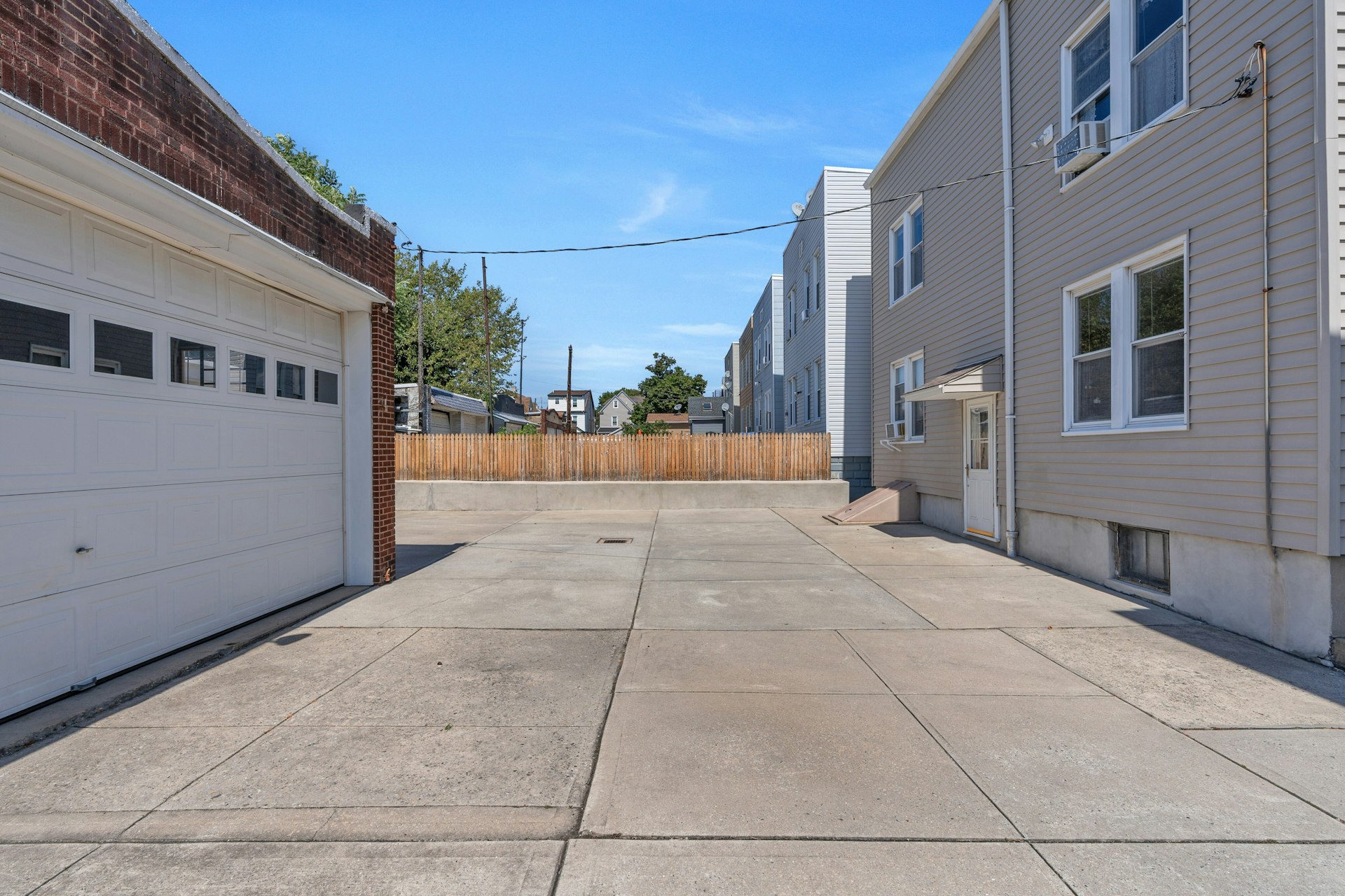 73 Newman Ave 