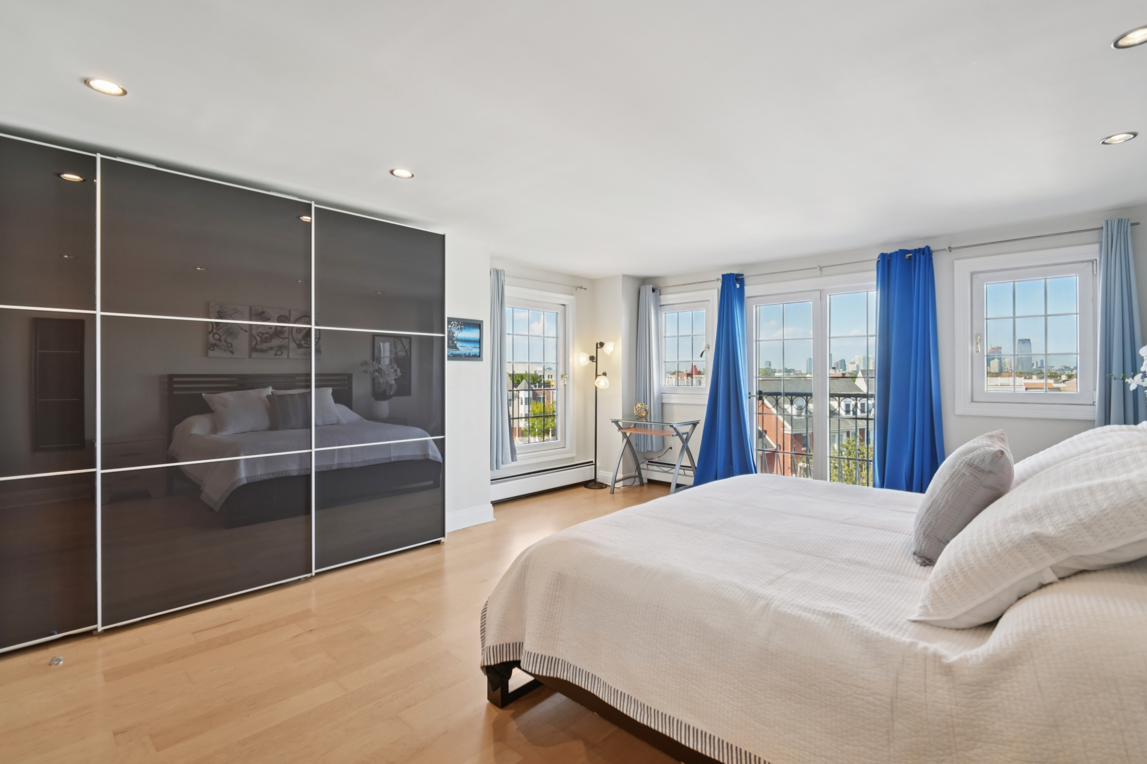 204 -52 Shearwater Court West 