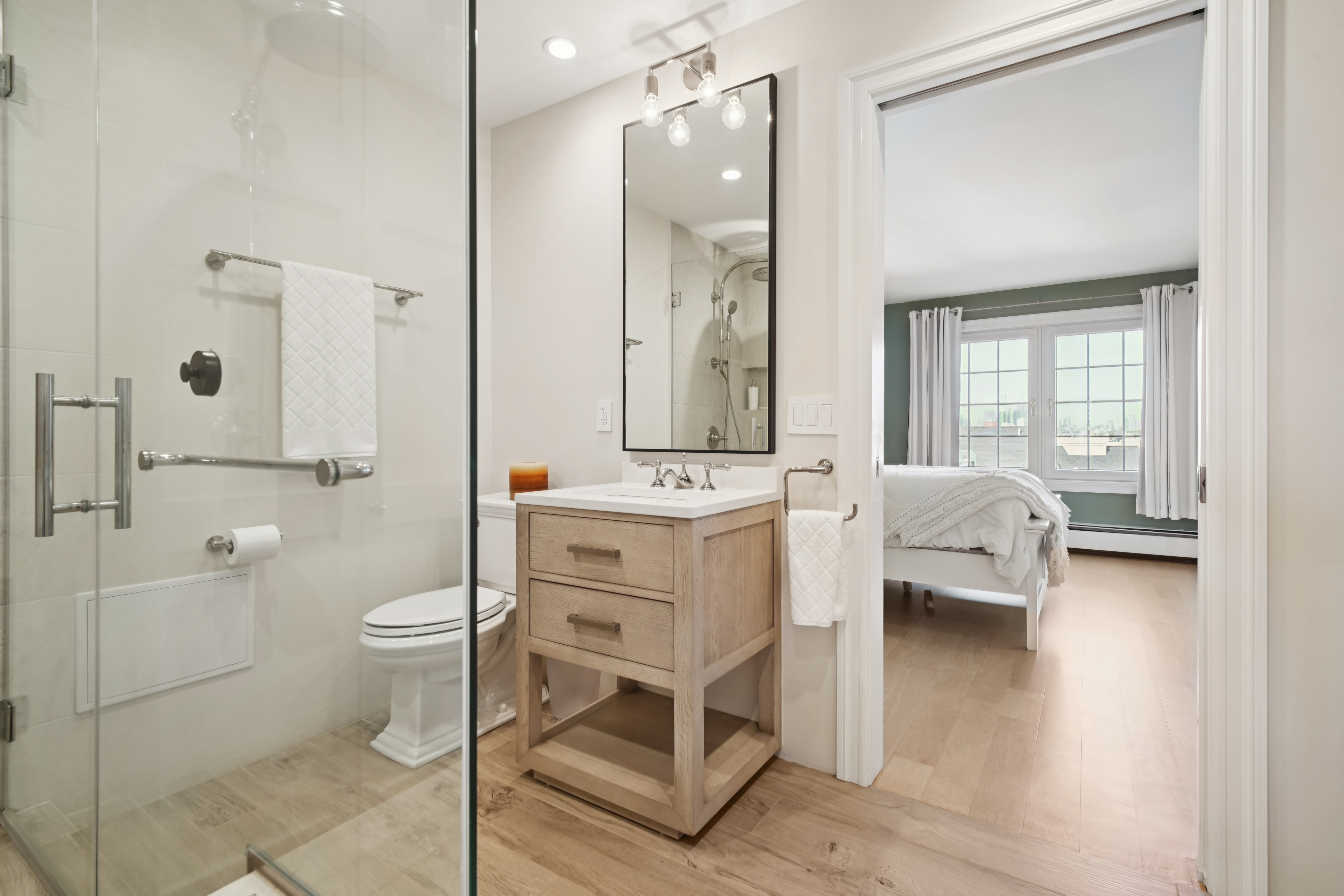 204 -52 Shearwater Court West 