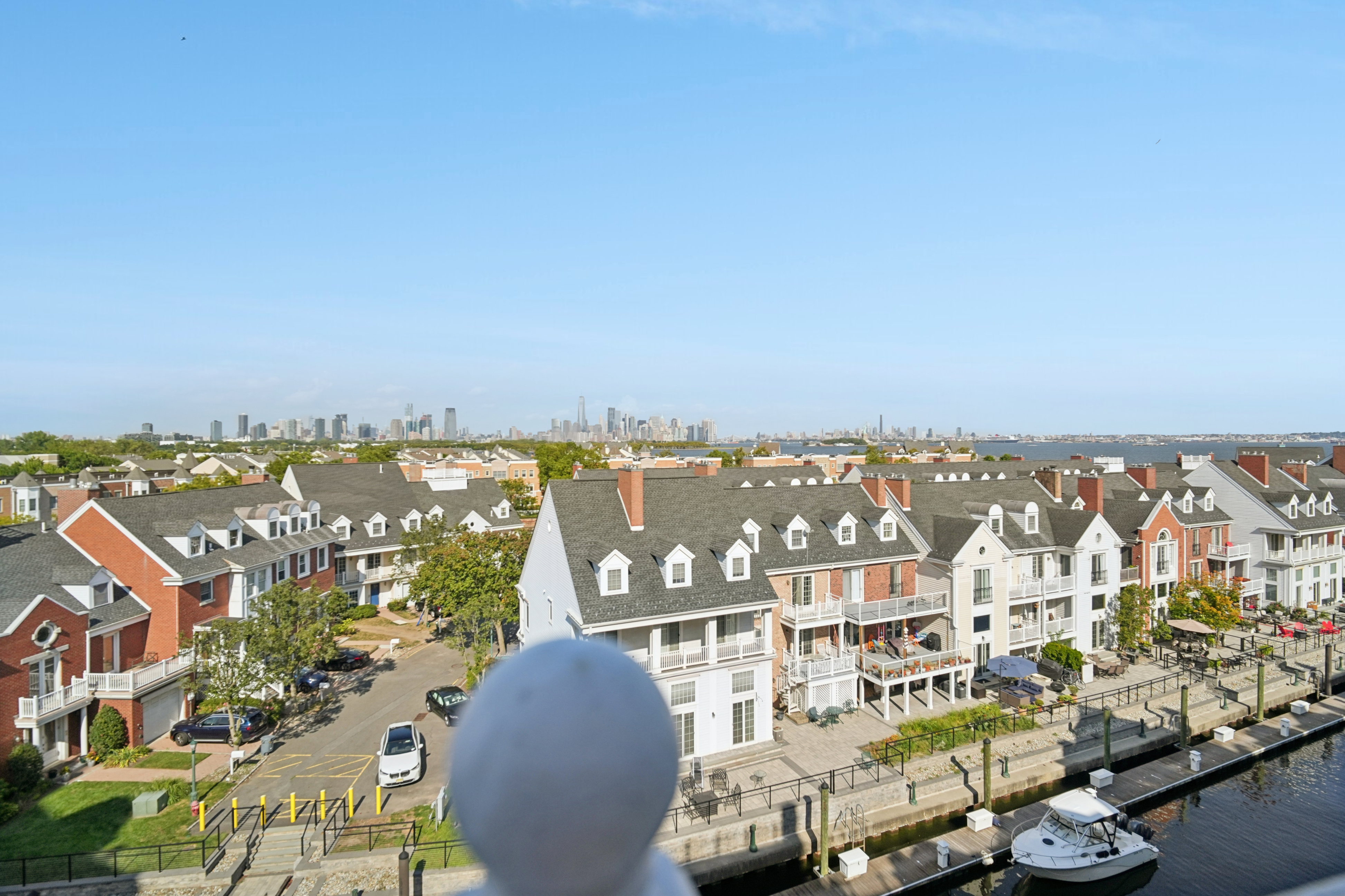 204 -52 Shearwater Court West 