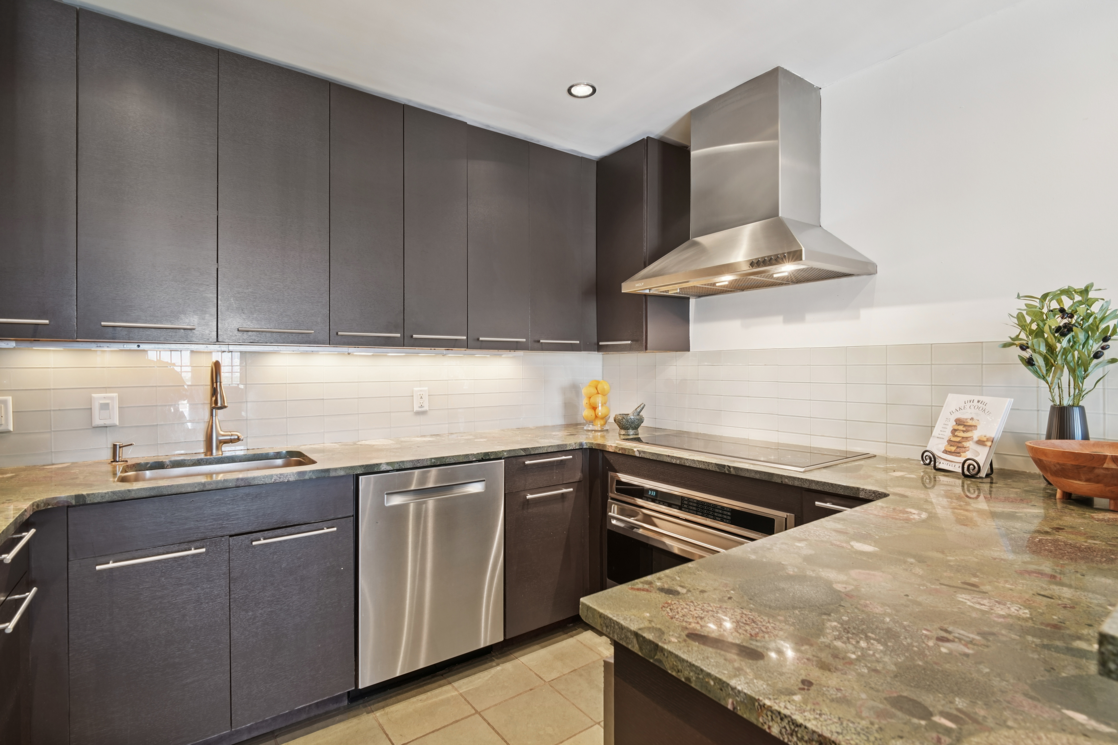 204 -52 Shearwater Court West 