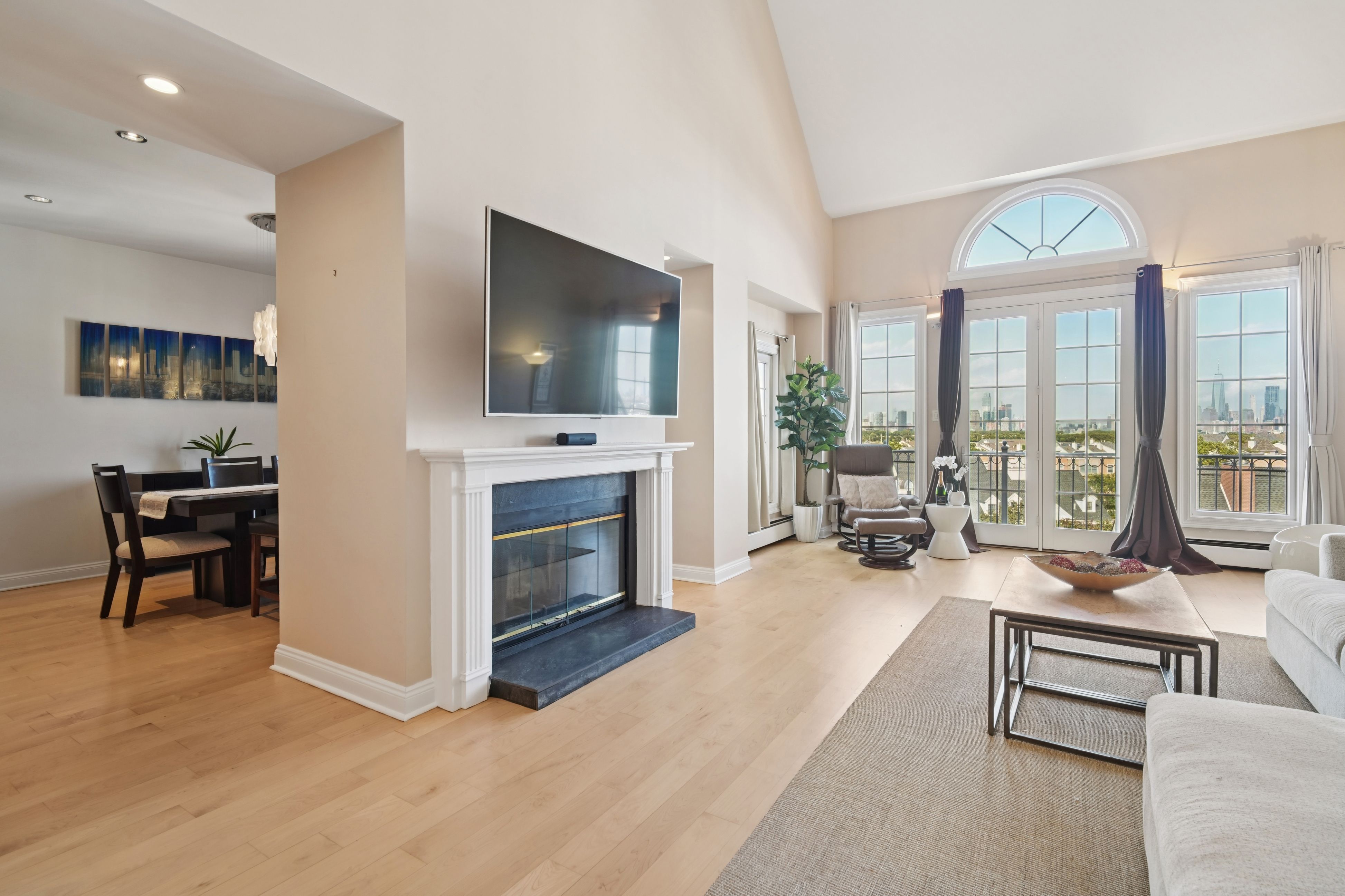 204 -52 Shearwater Court West 