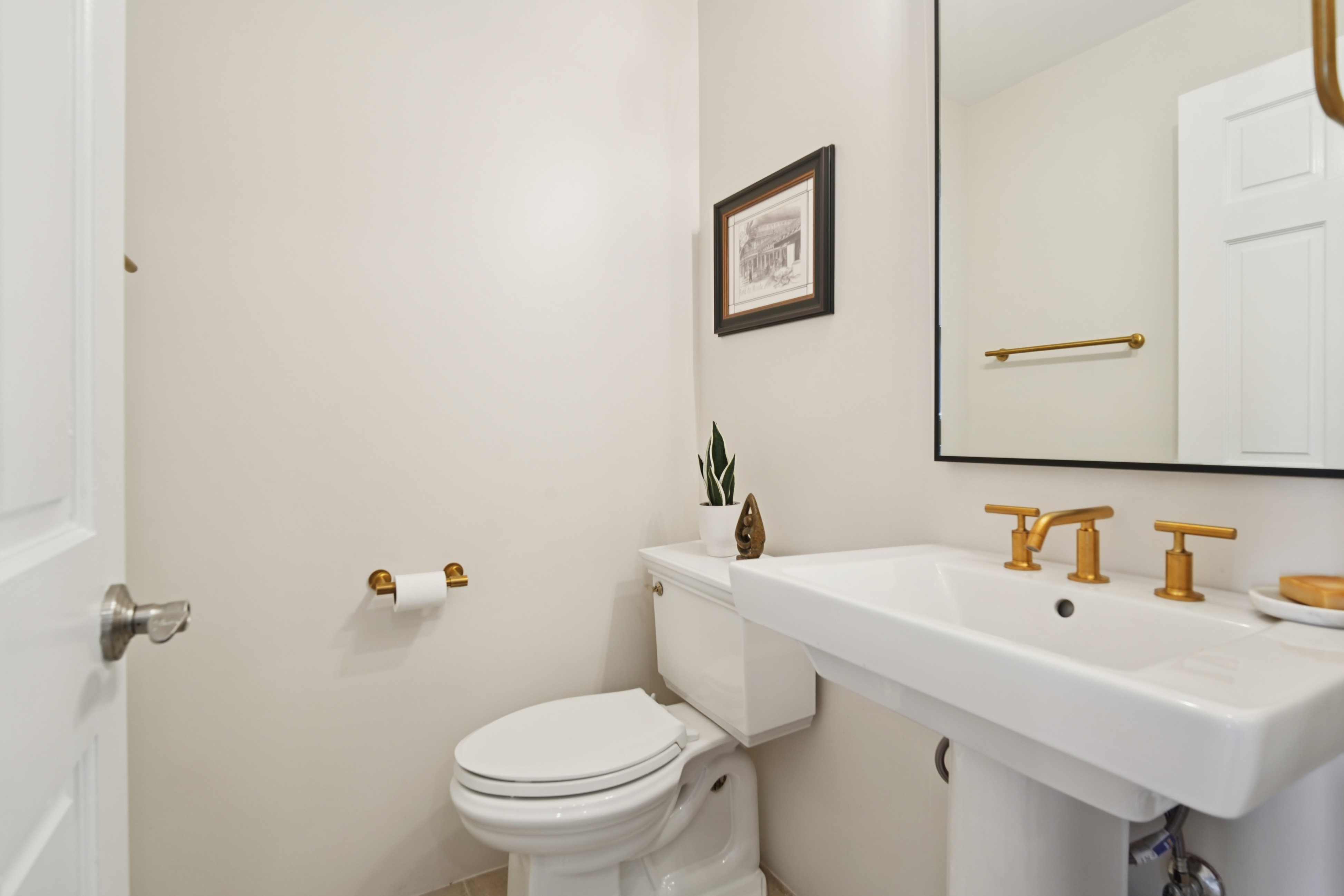 204 -52 Shearwater Court West 