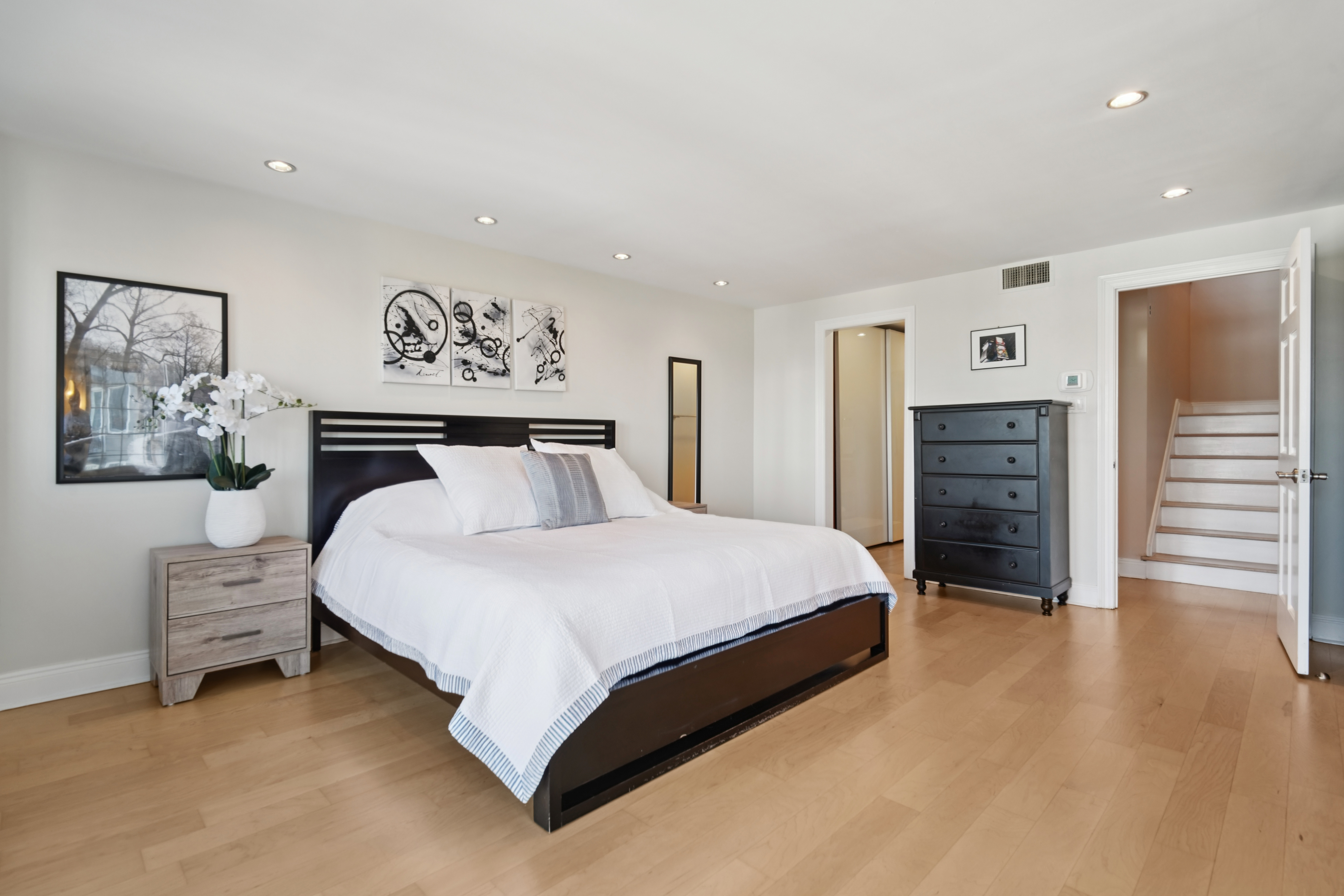 204 -52 Shearwater Court West 