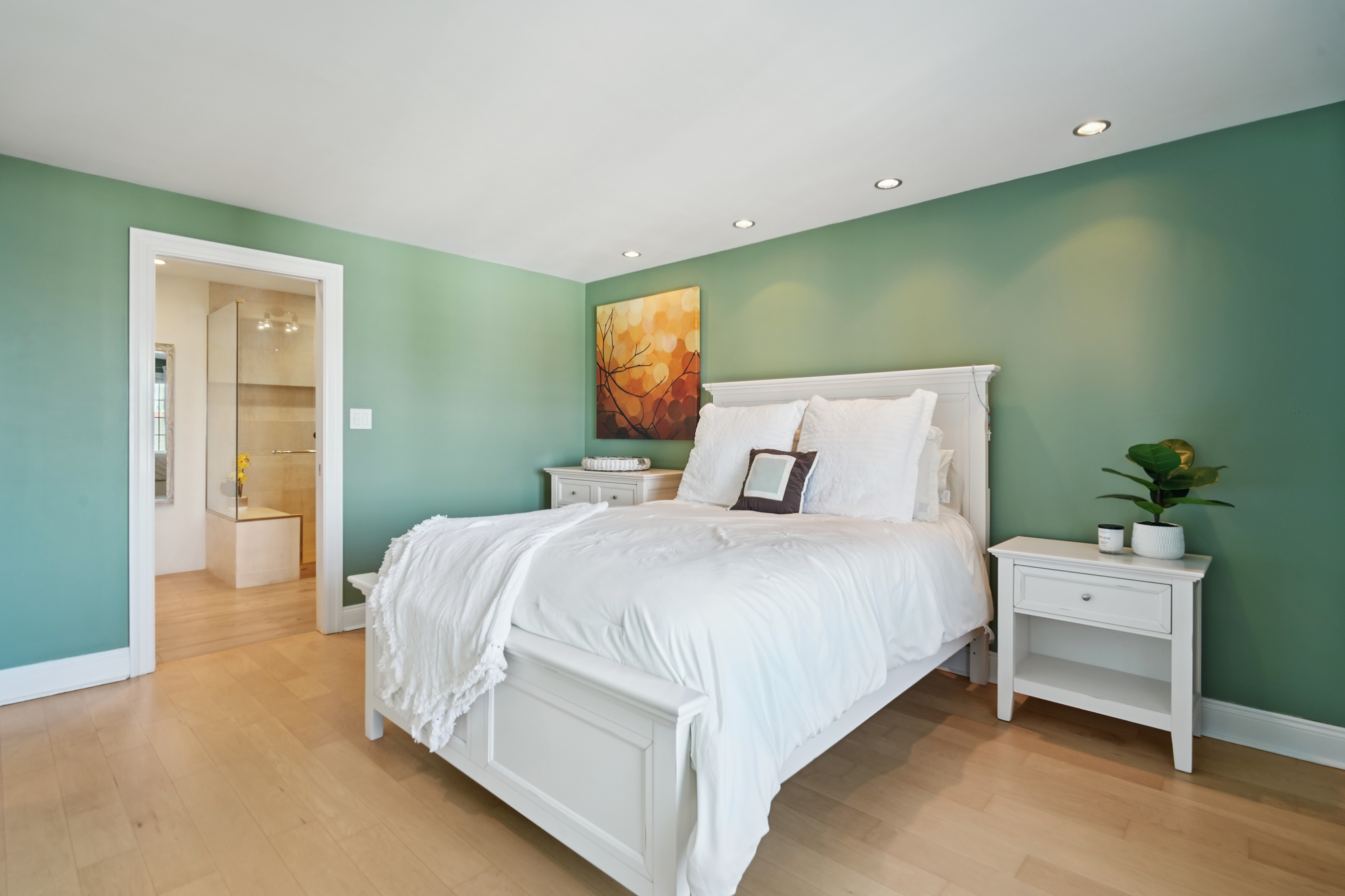 204 -52 Shearwater Court West 