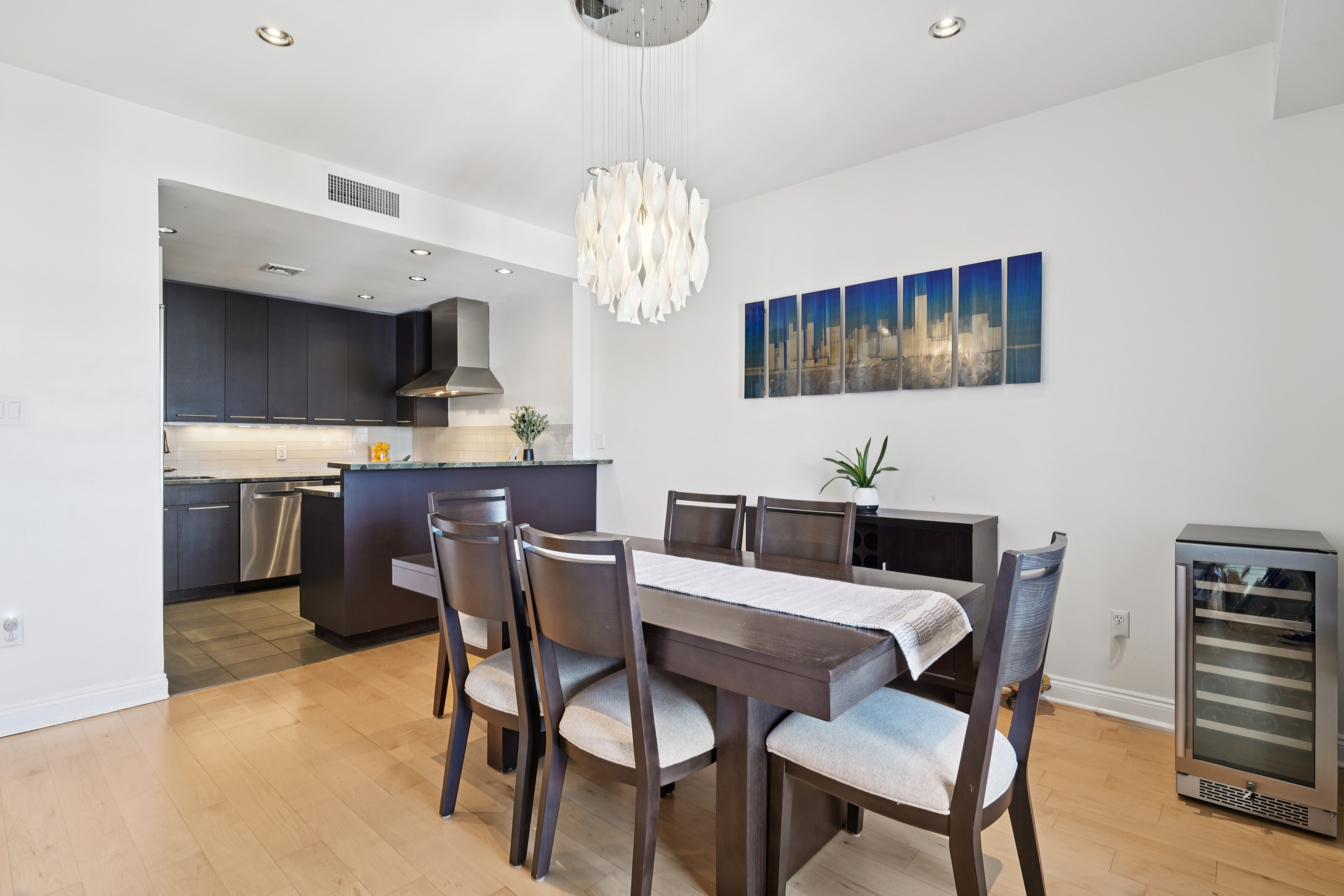 204 -52 Shearwater Court West 