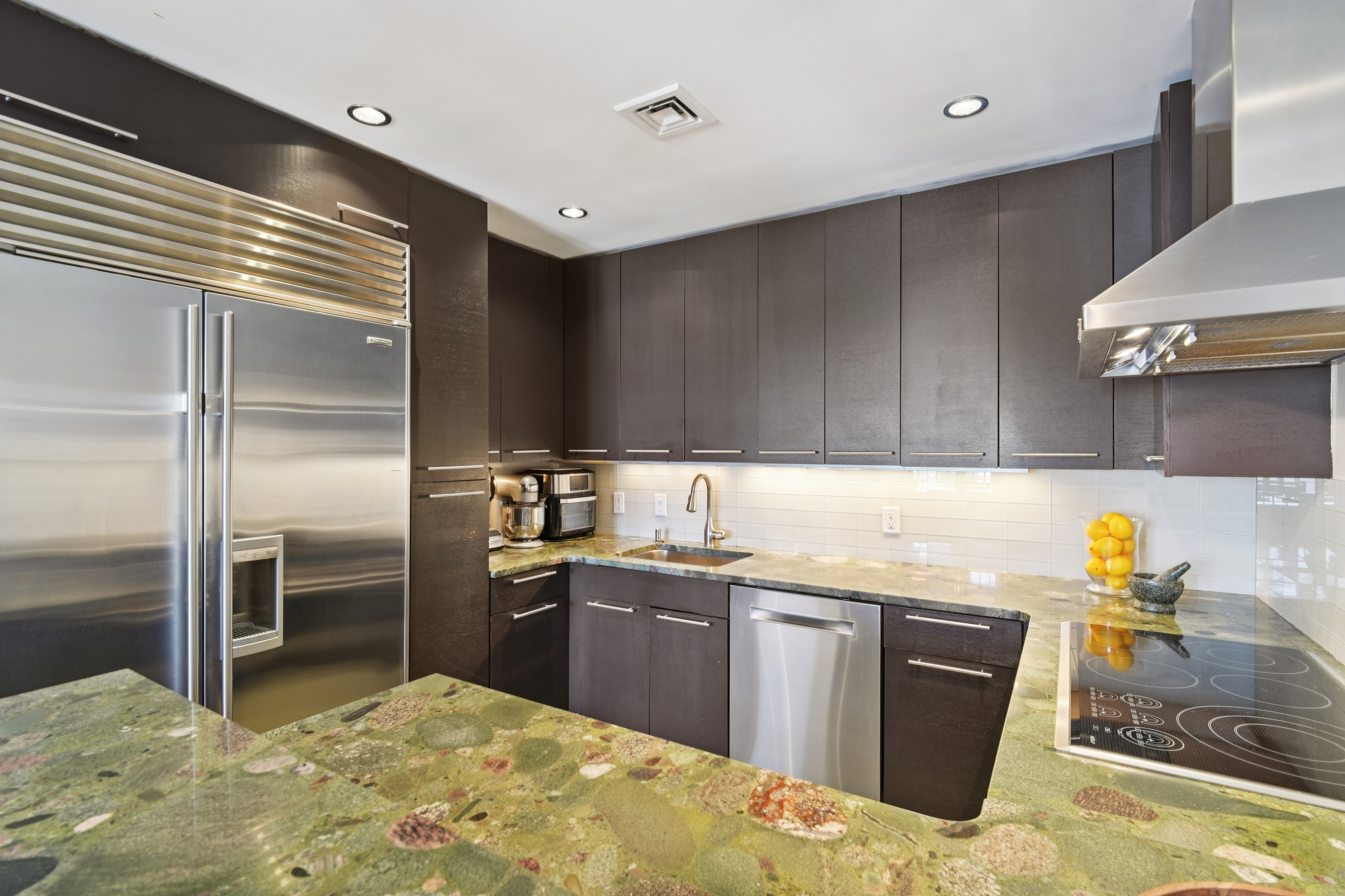 204 -52 Shearwater Court West 