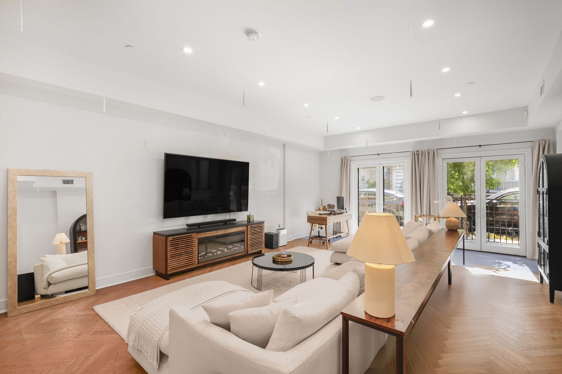 151 Webster Ave Unit# 101