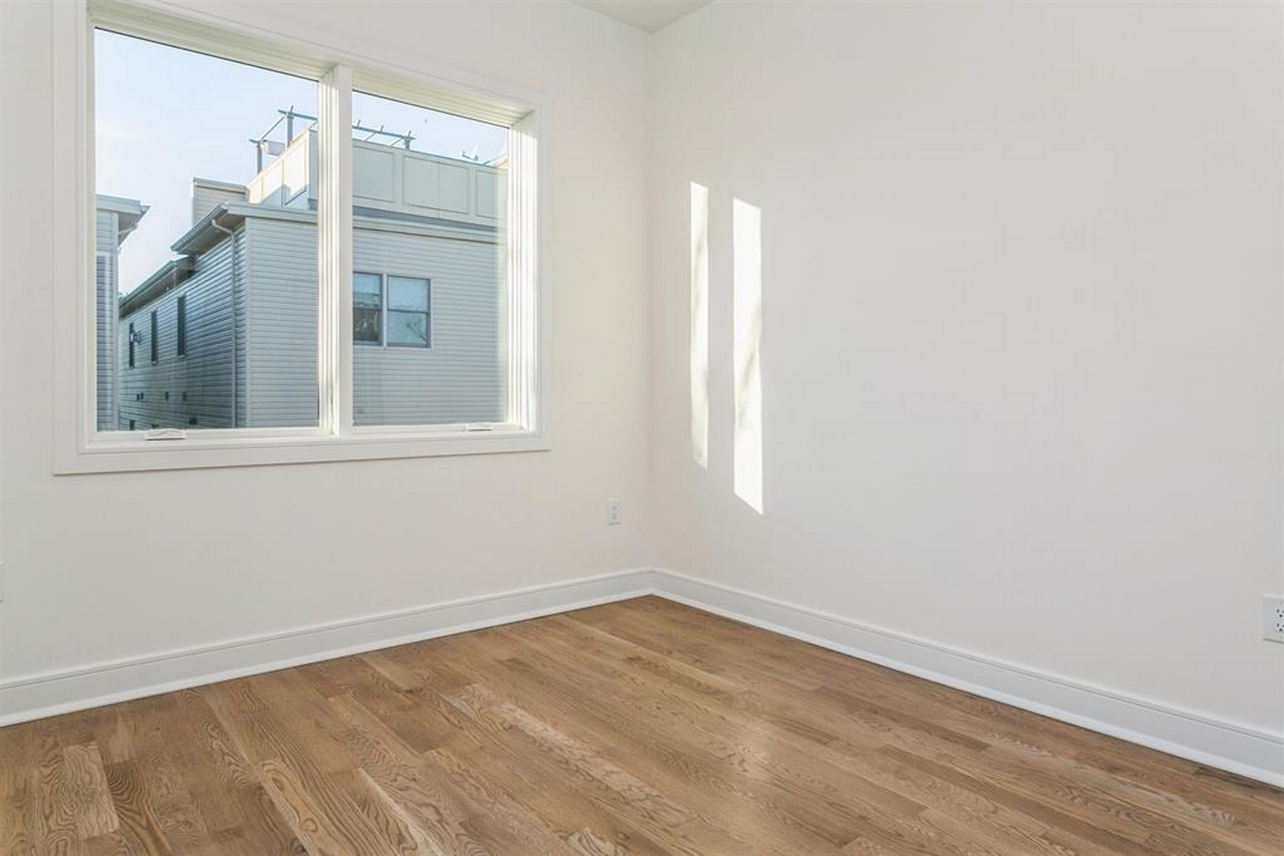 151 Webster Ave Unit# 101