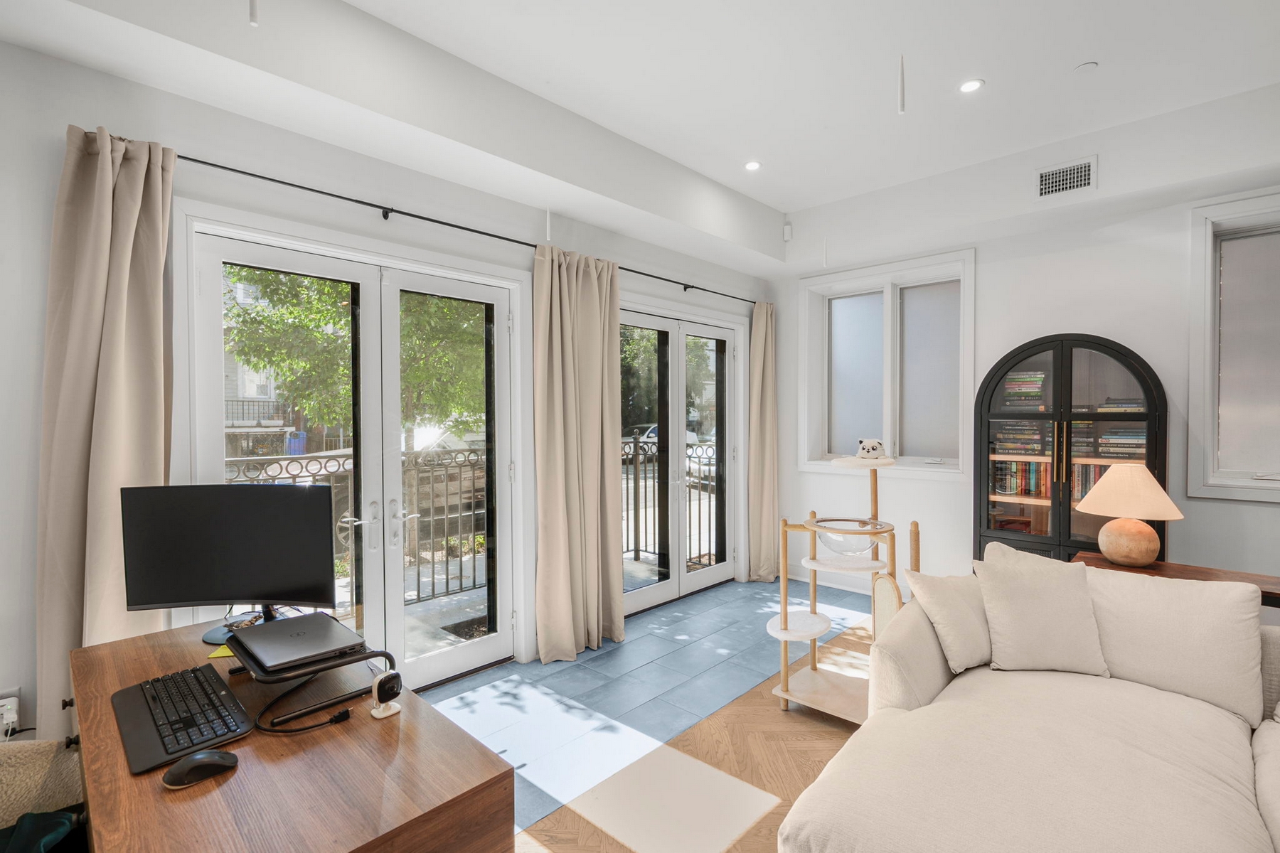 151 Webster Ave Unit# 101