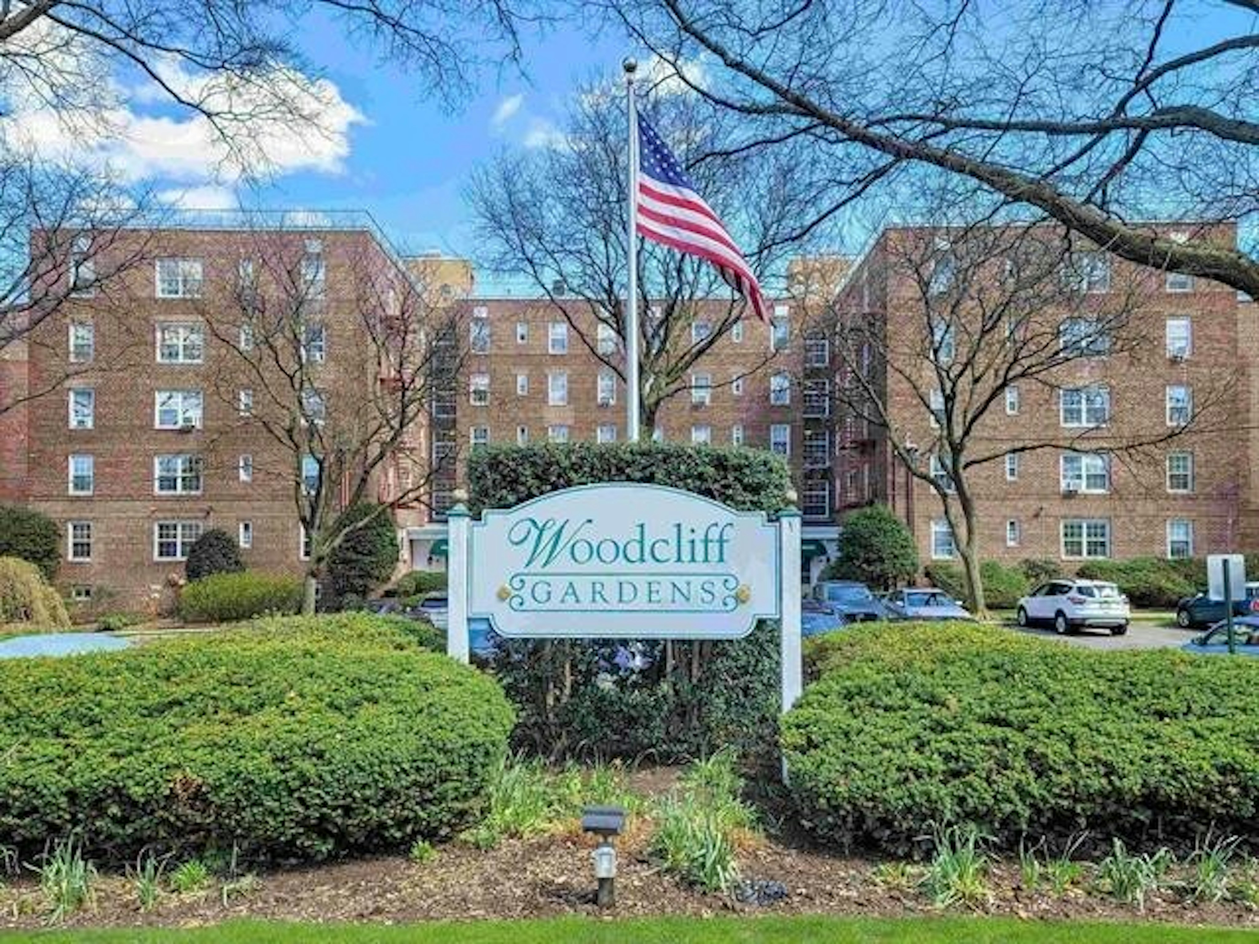 8550 Blvd East  #1B 