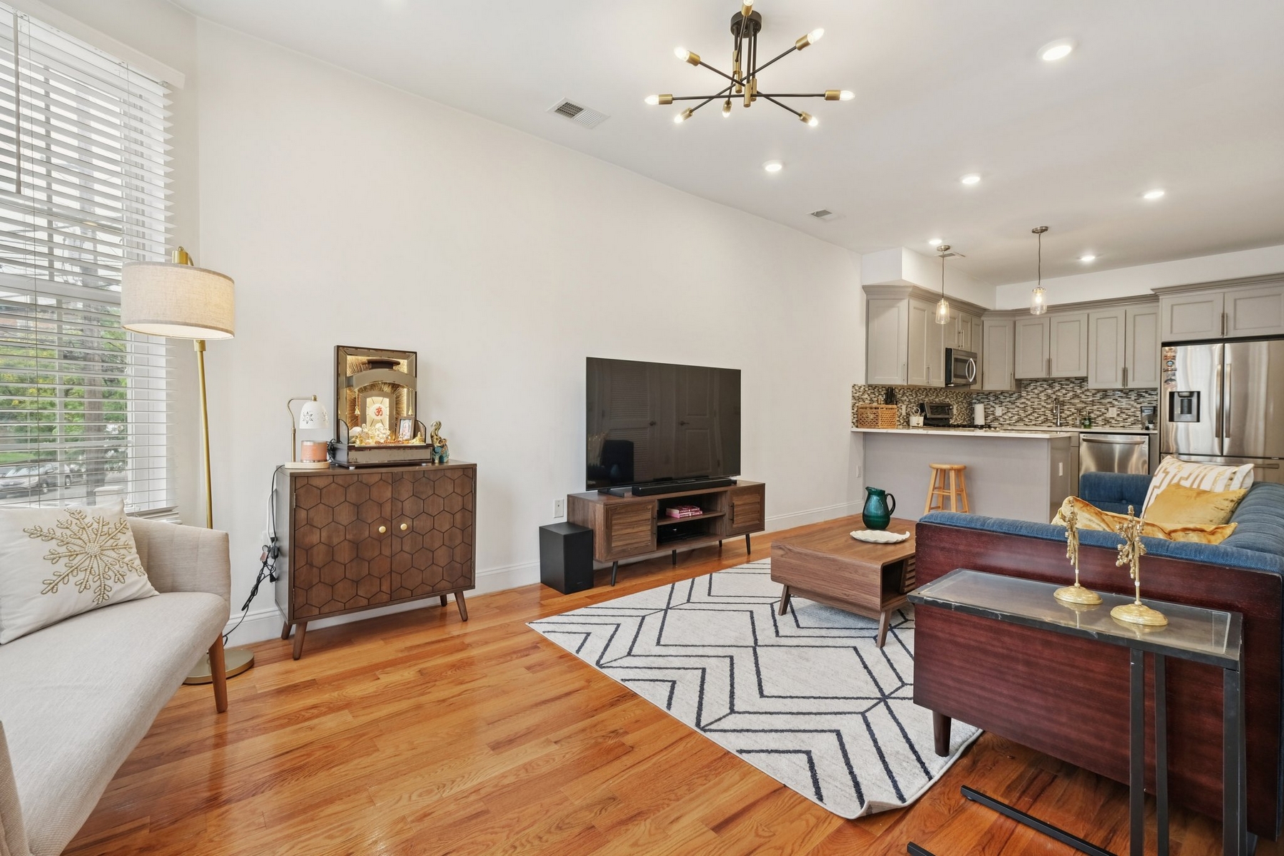 493 Mercer Street unit 2