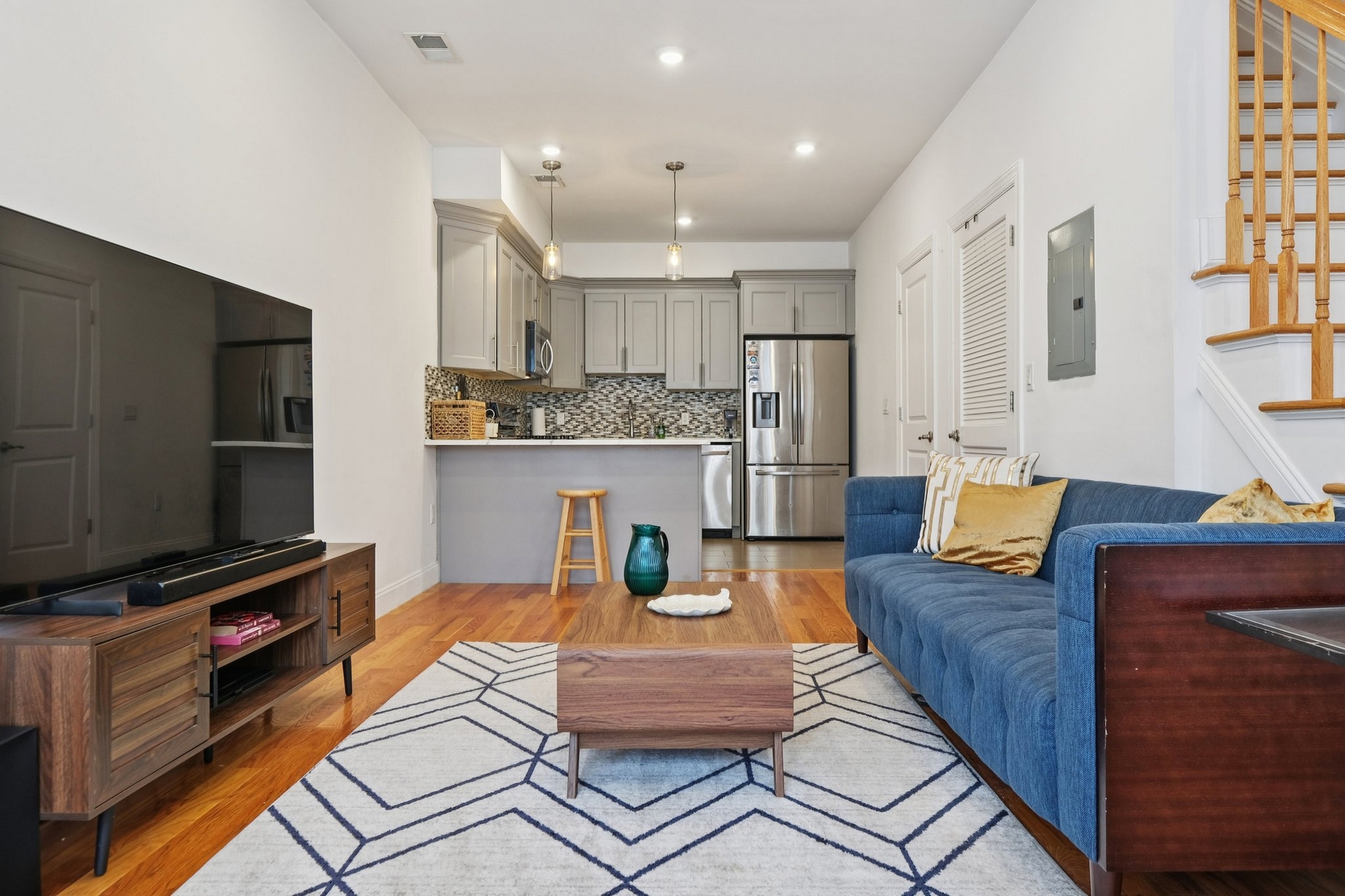 493 Mercer Street unit 2