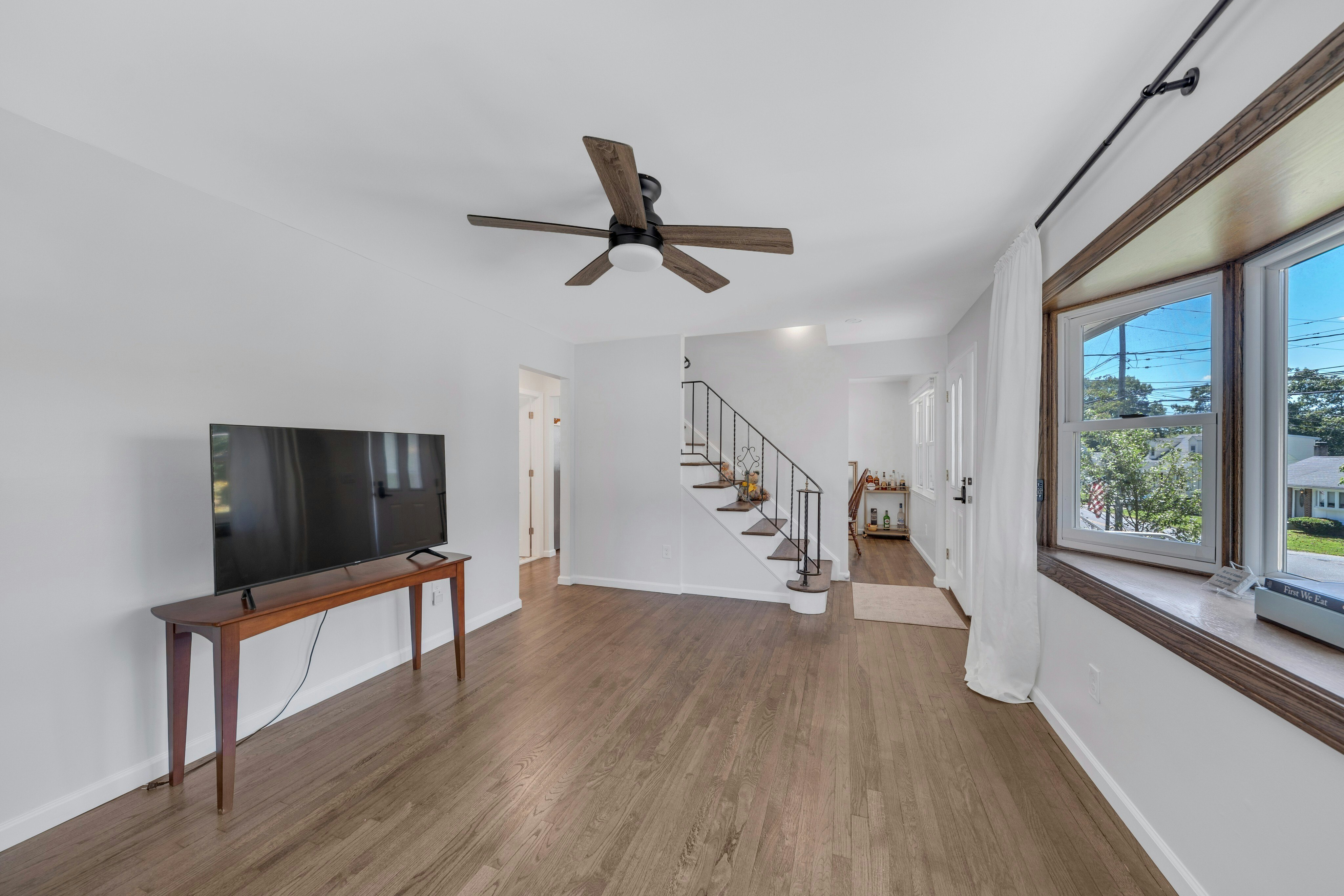 93 Frances Ave 