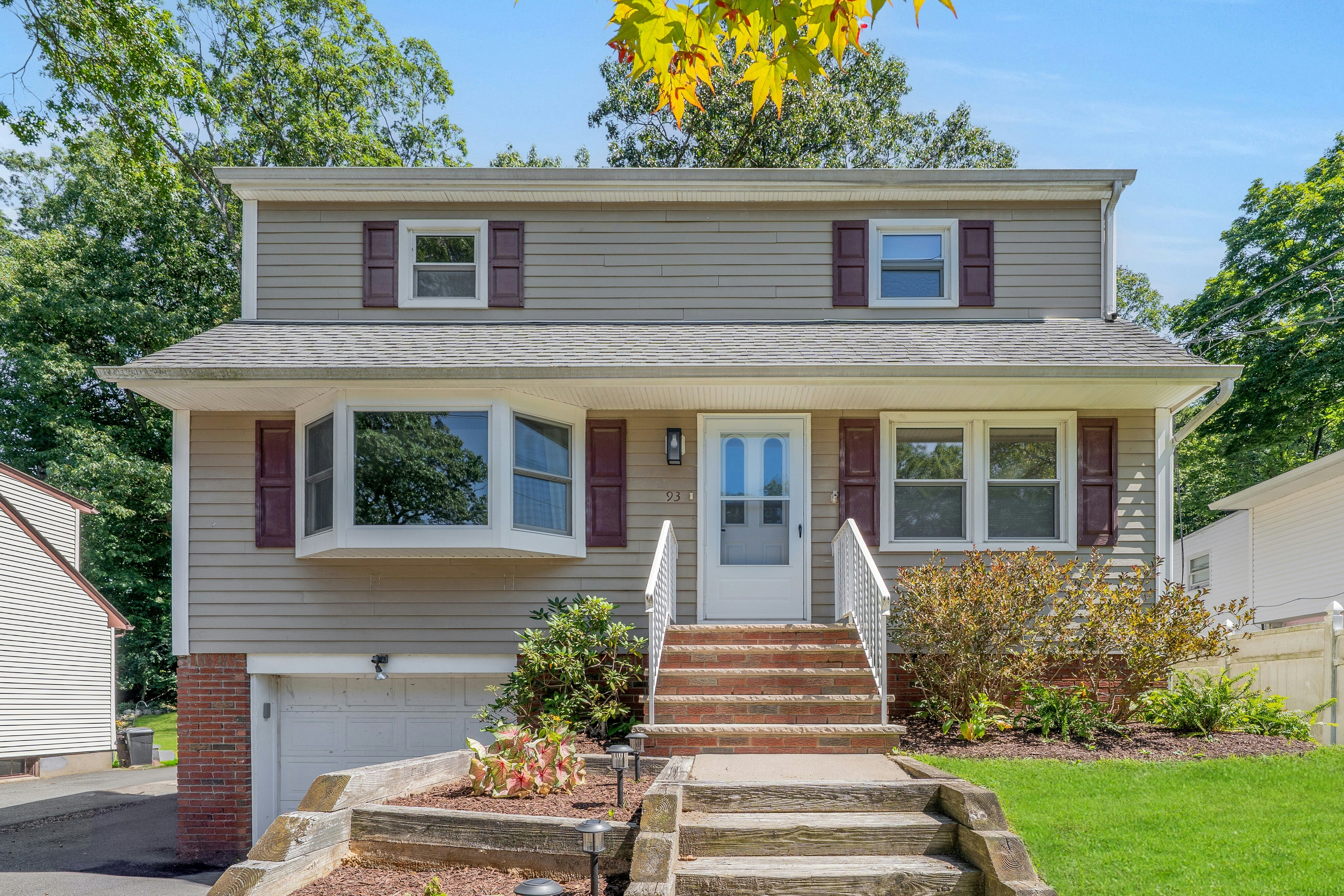 93 Frances Ave 