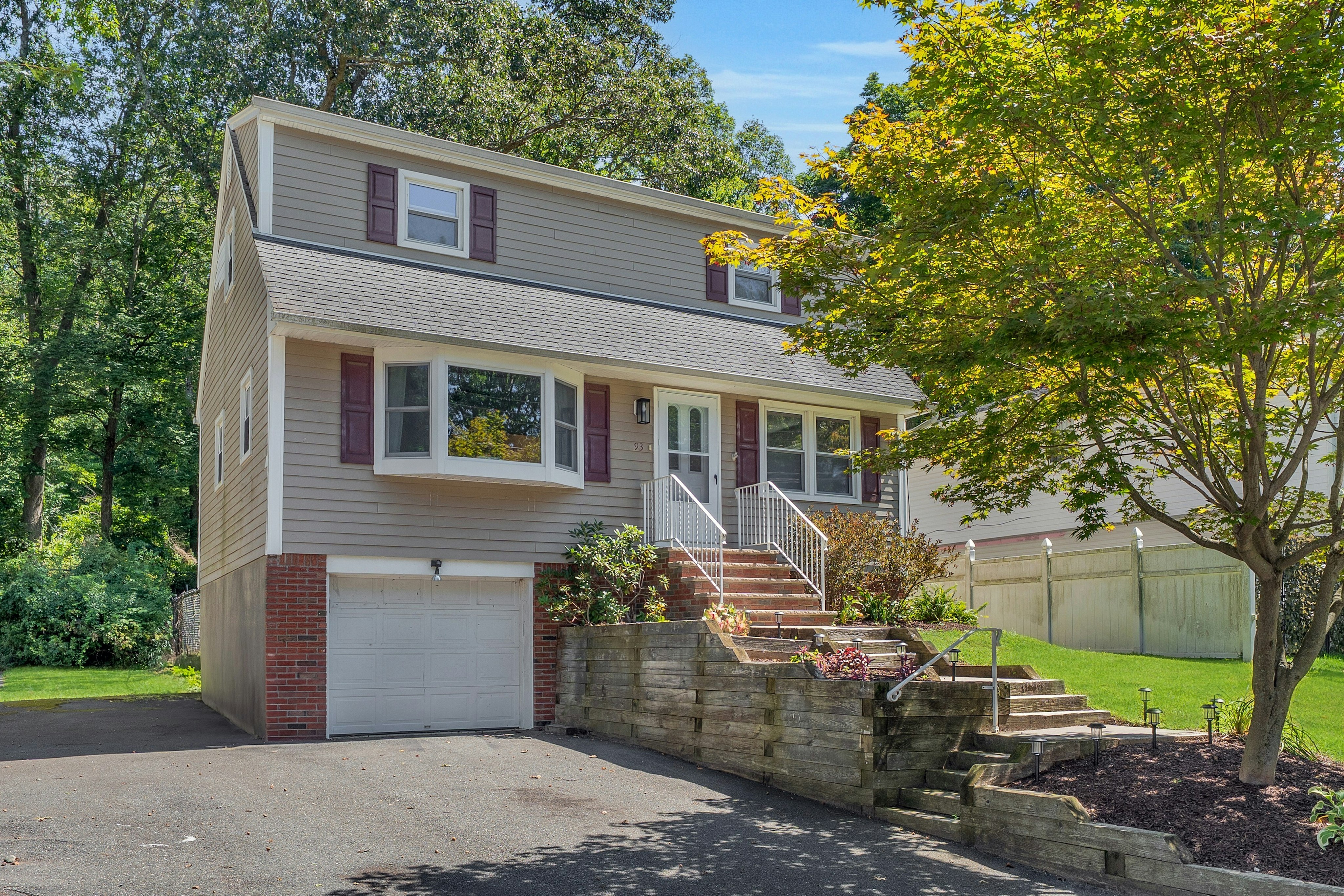 93 Frances Ave 
