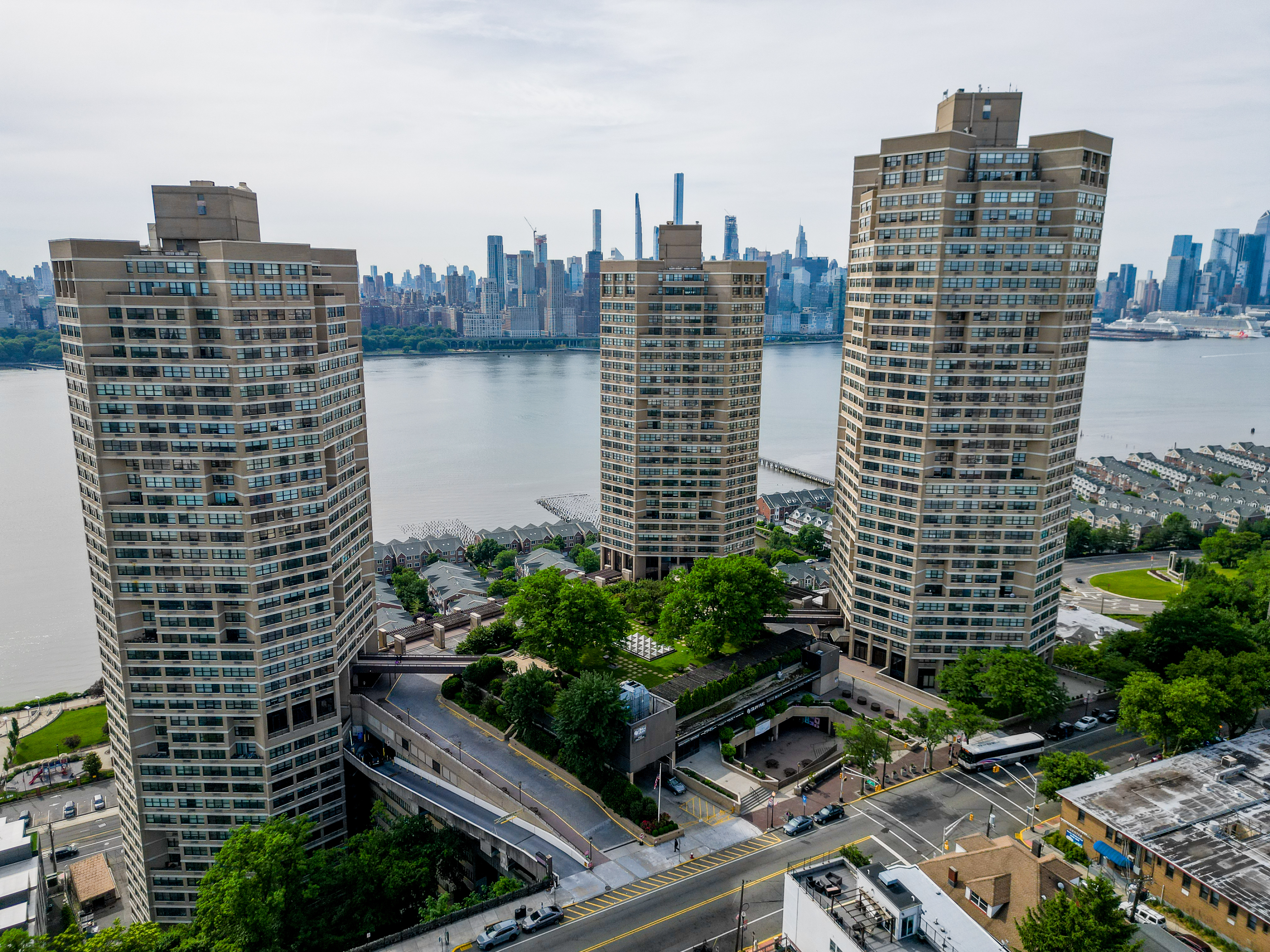 7004 Blvd East Unit# 6A