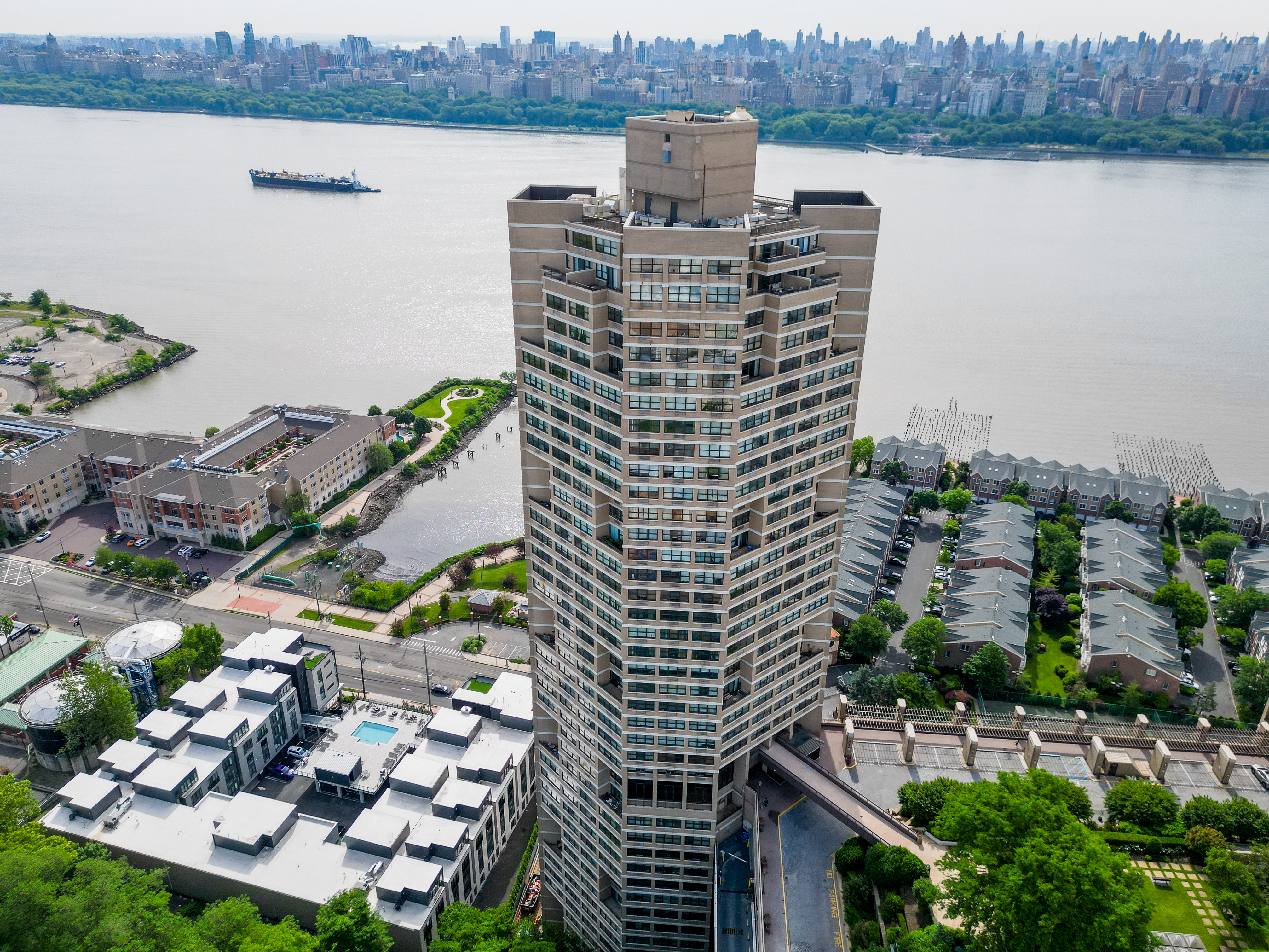 7004 Blvd East Unit# 6A