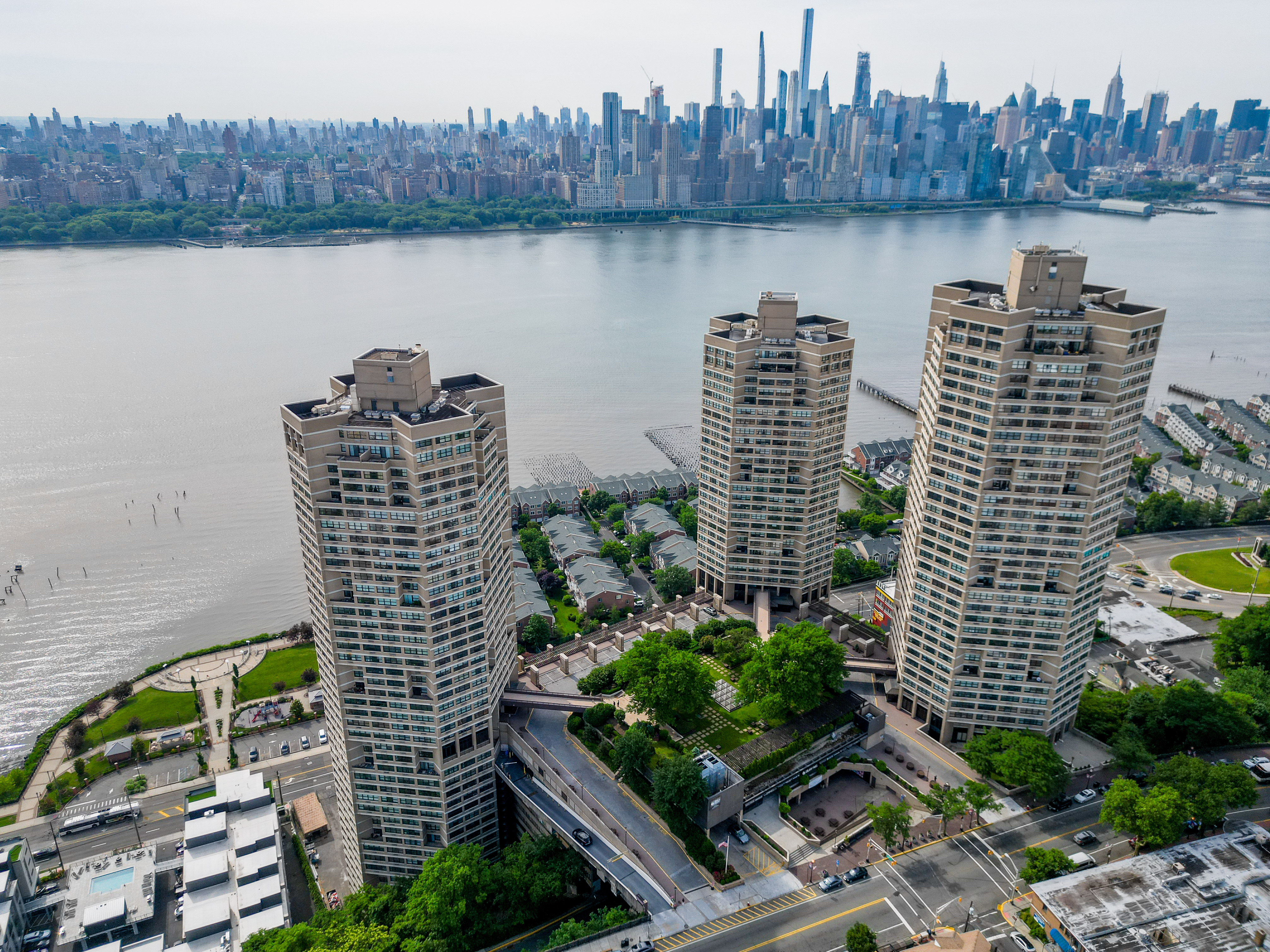 7004 Blvd East Unit# 6A