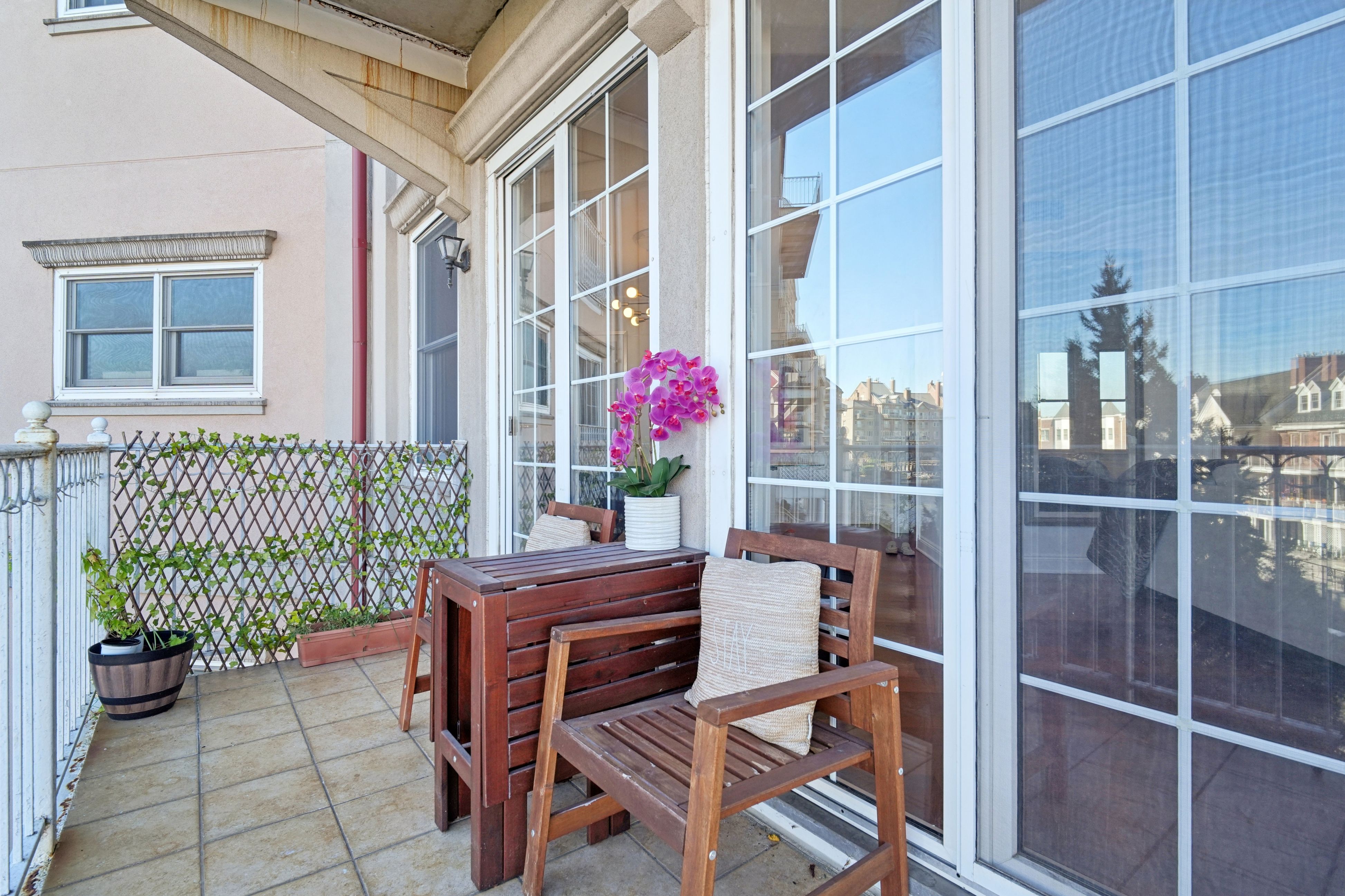 205 Shearwater Court West, unit 22 