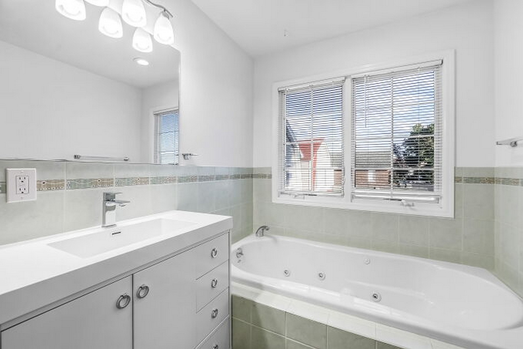 386A Park Ave Unit# #A