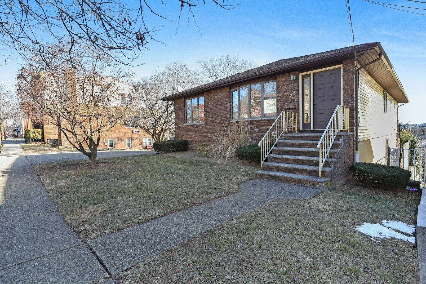 174 Farnham Avenue 