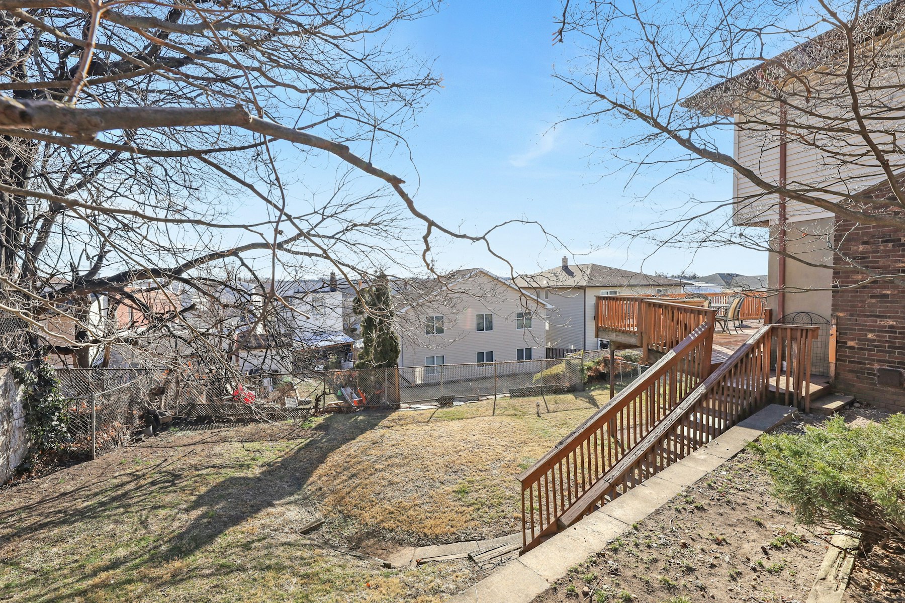 174 Farnham Avenue 