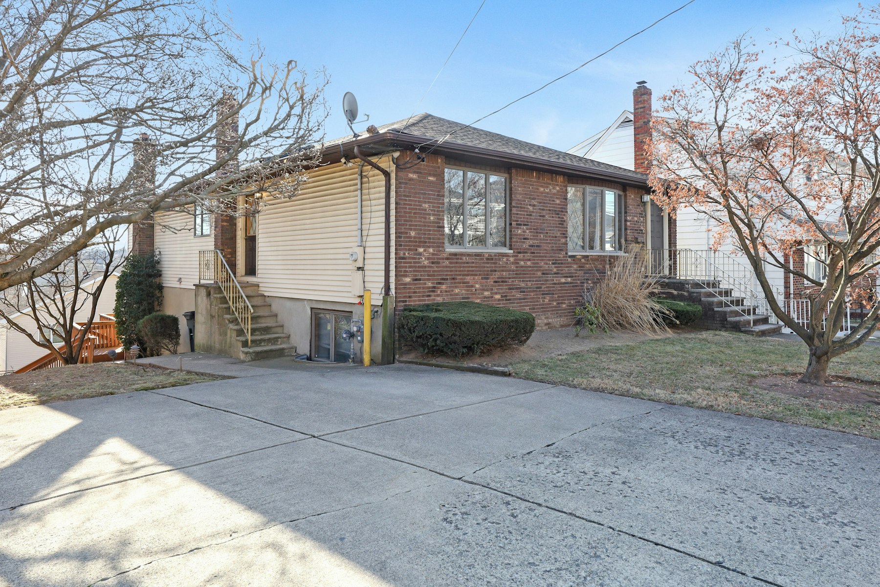 174 Farnham Avenue 