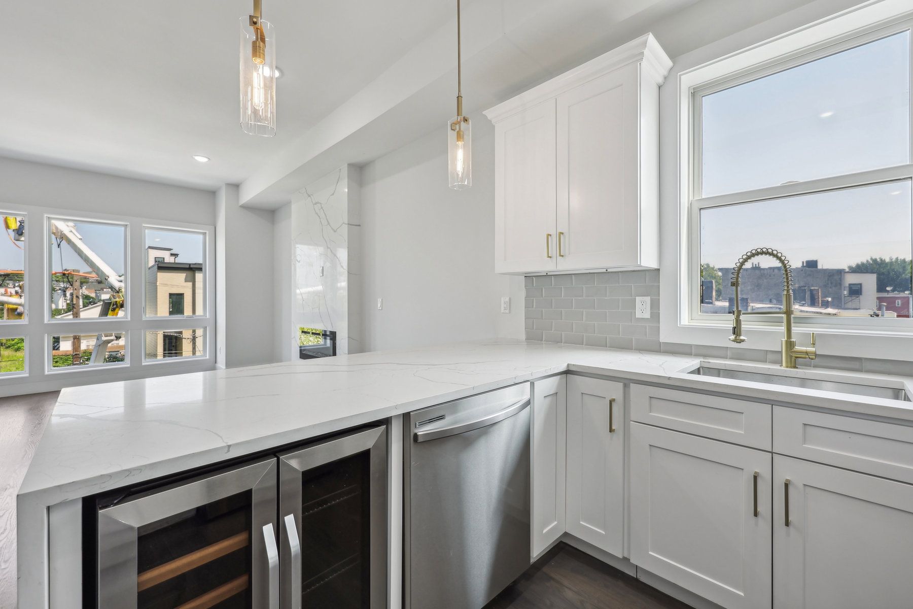 98 Van Horne St Unit# B