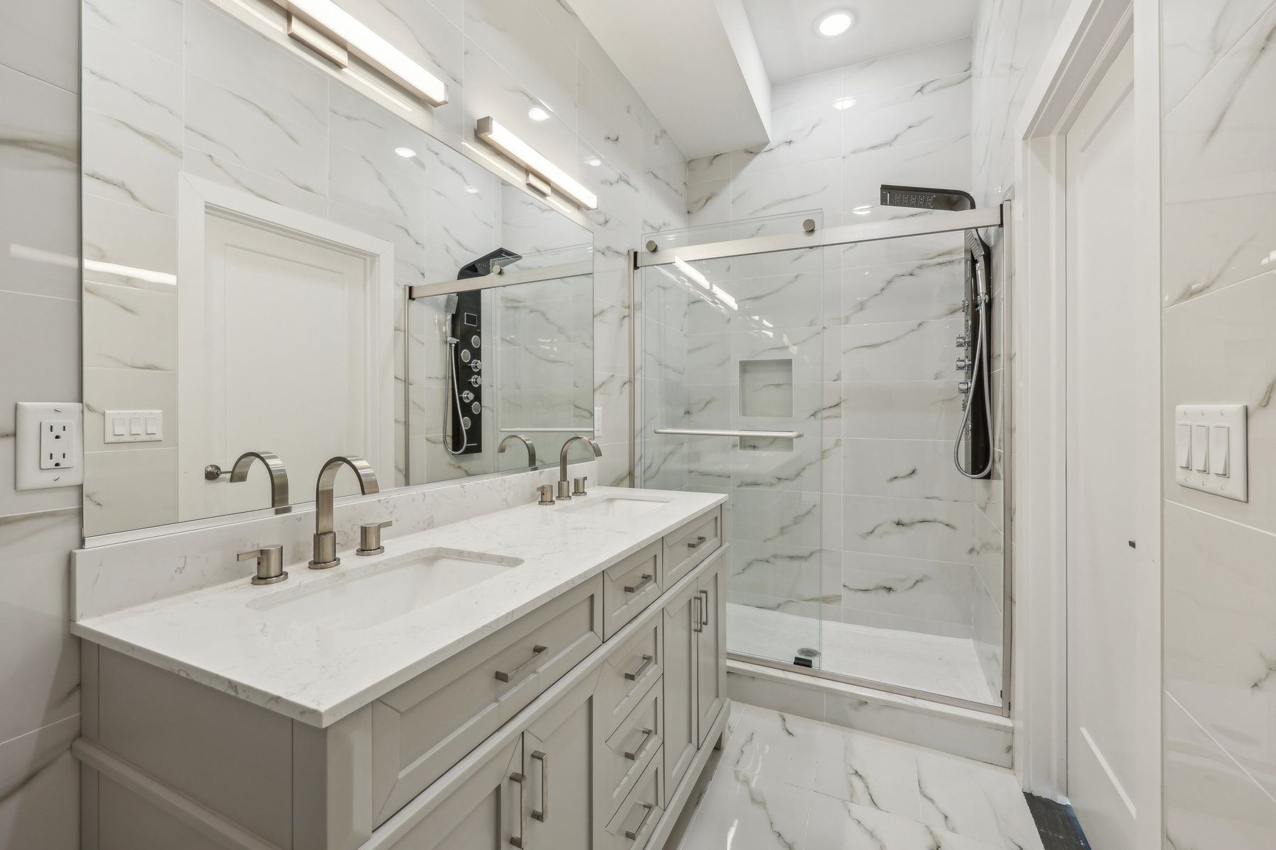 98 Van Horne St Unit# B